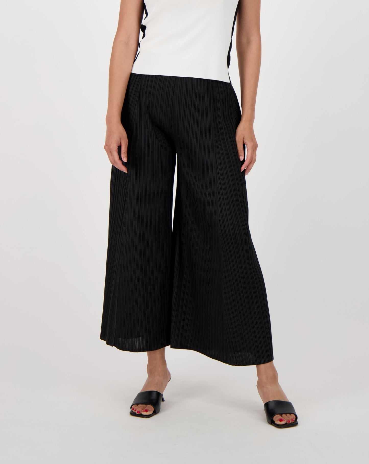 Plissé Pleated Wide Leg Pant