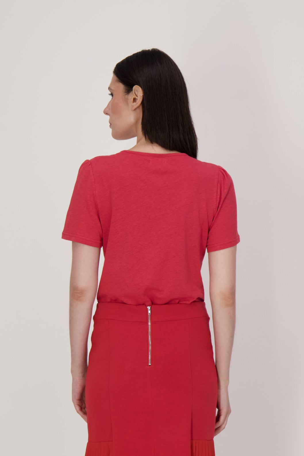 Linen-Cotton Blend Ruched Shoulder T-Shirt