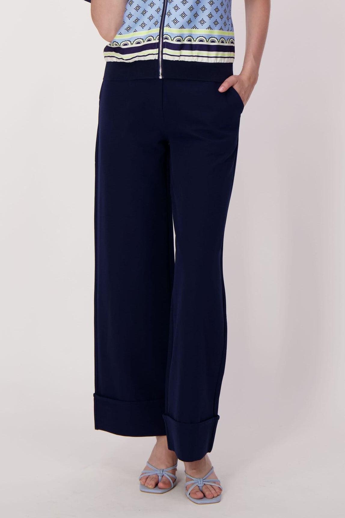 Wide Cuff Basic Essential Pant