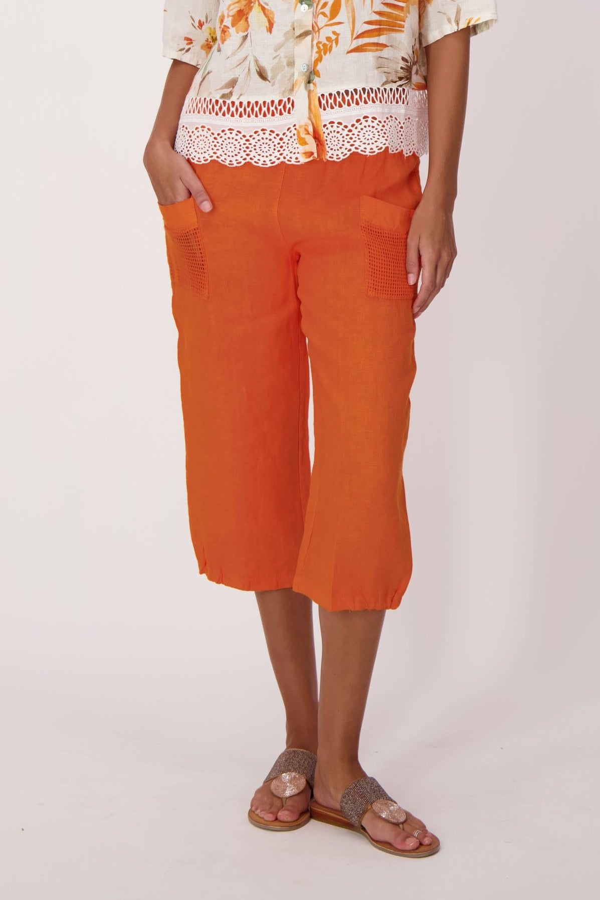Solid Linen Capri With Mesh Pockets