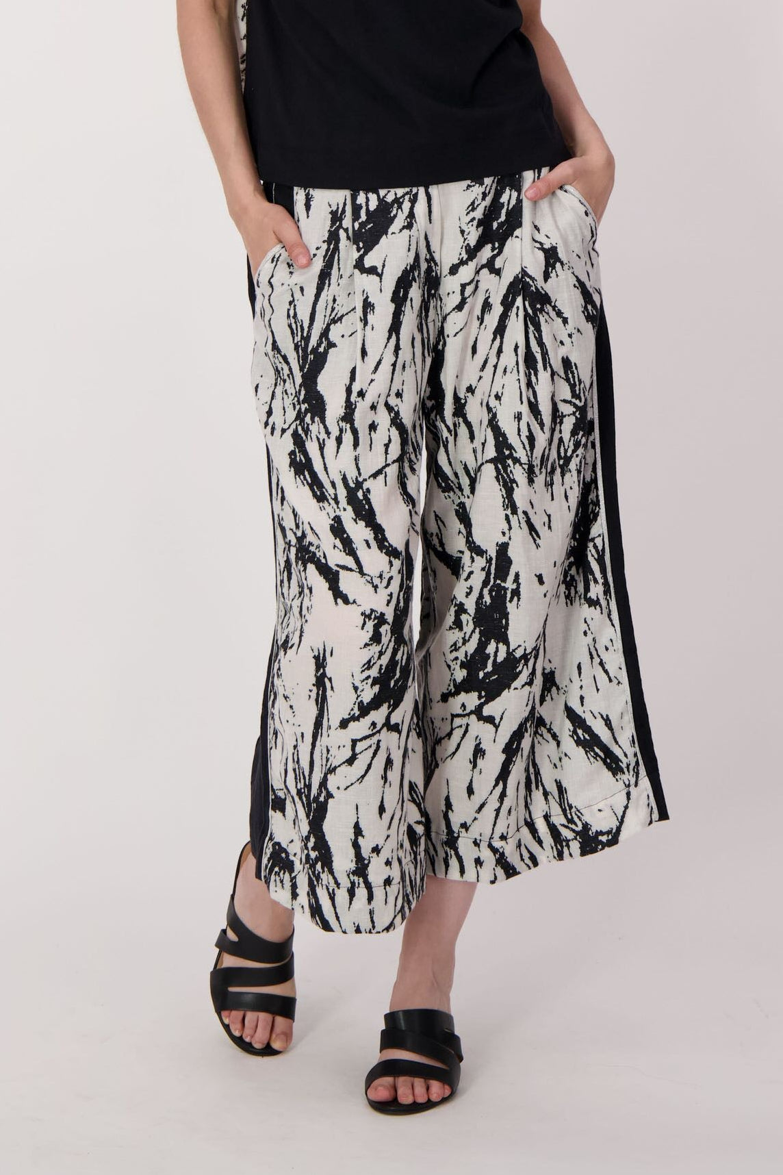 Jacquard Cotton-Linen Pant With Solid Back Panel