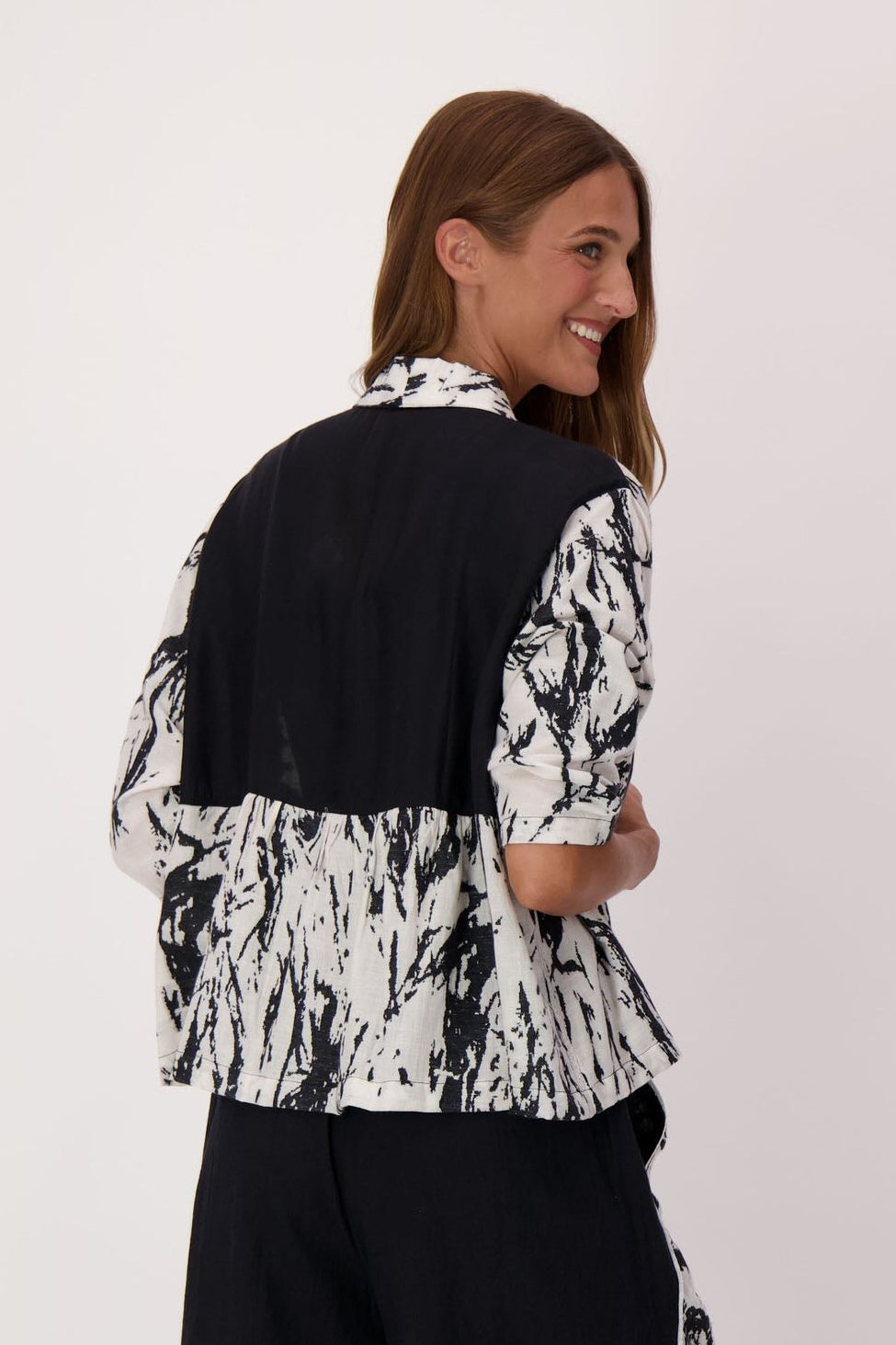 Jacquard Cotton-Linen Shrug Jacket With Solid Back Panel