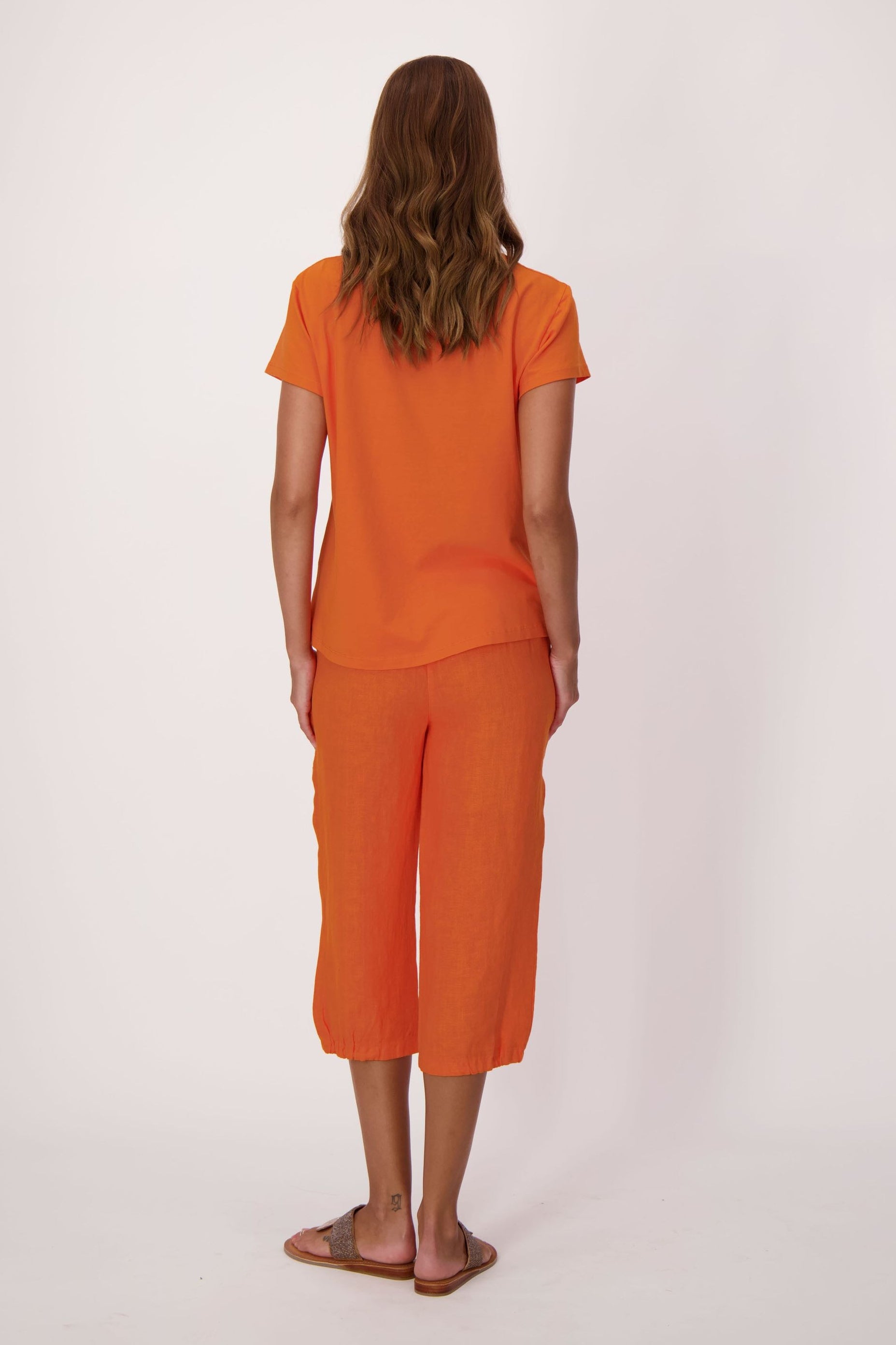 Solid Linen Capri With Mesh Pockets