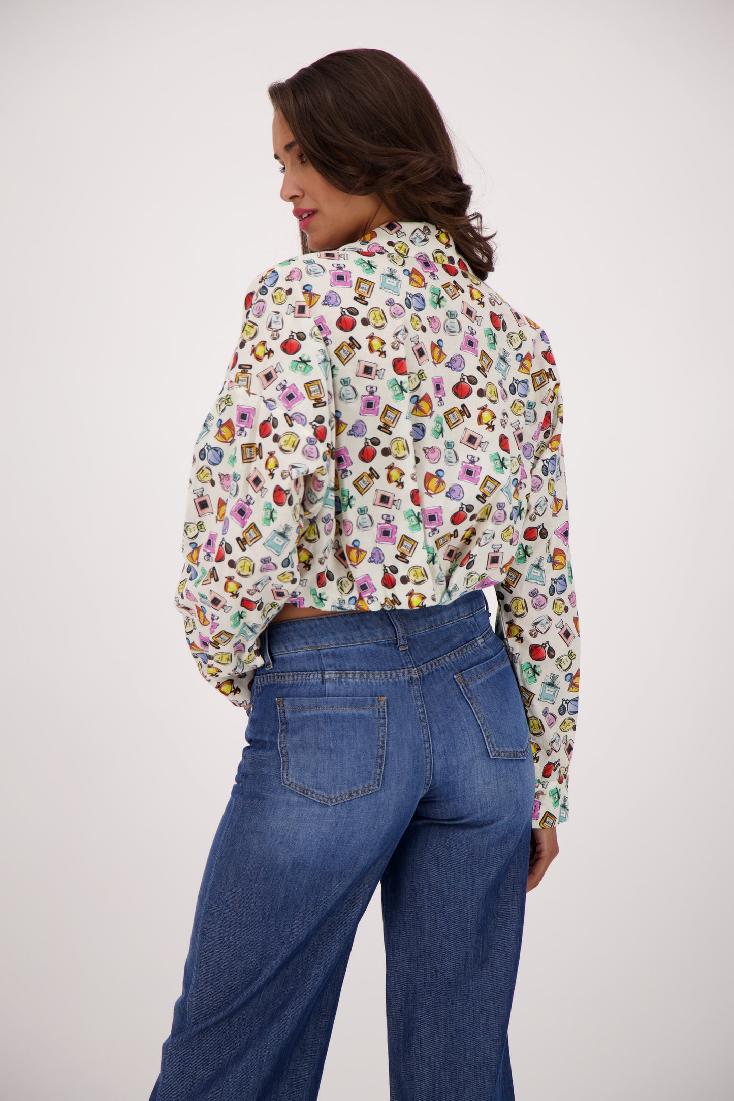 Parfum Long Sleeve Cropped Button Up Shirt