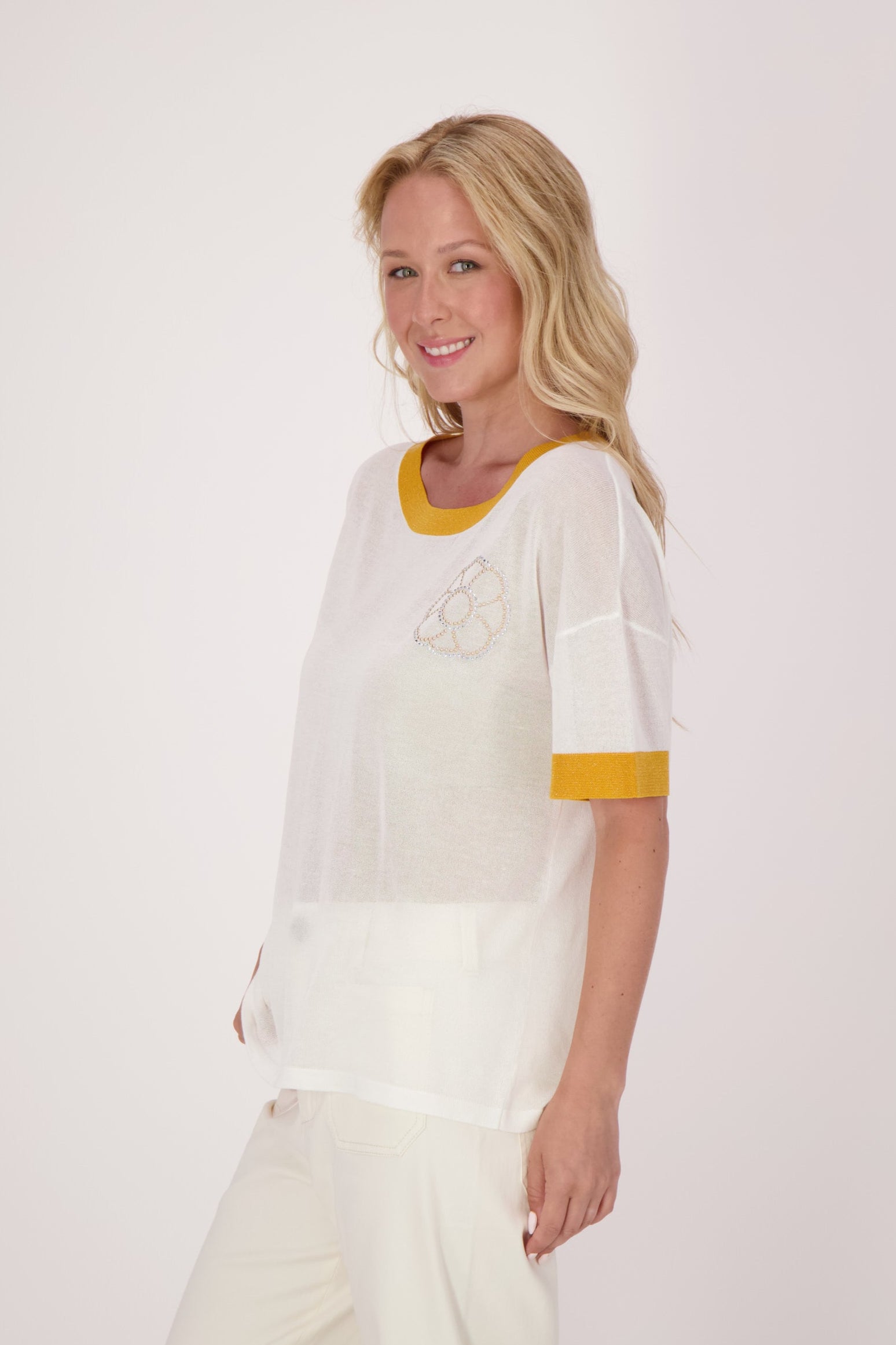 Daisy T-Shirt with Contrast Binding