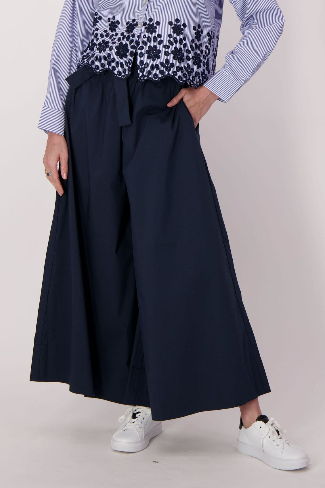 Wide Leg Cotton-Blend Pant