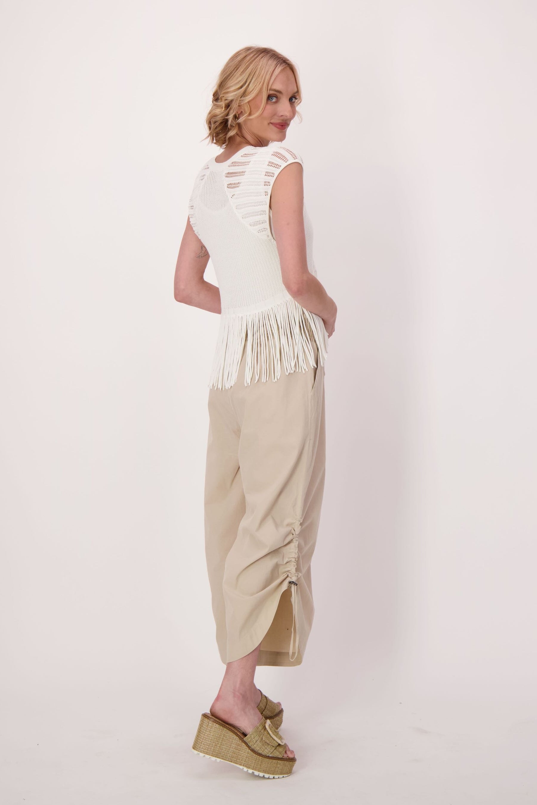 Fringe Hem Sleeveless Sweater