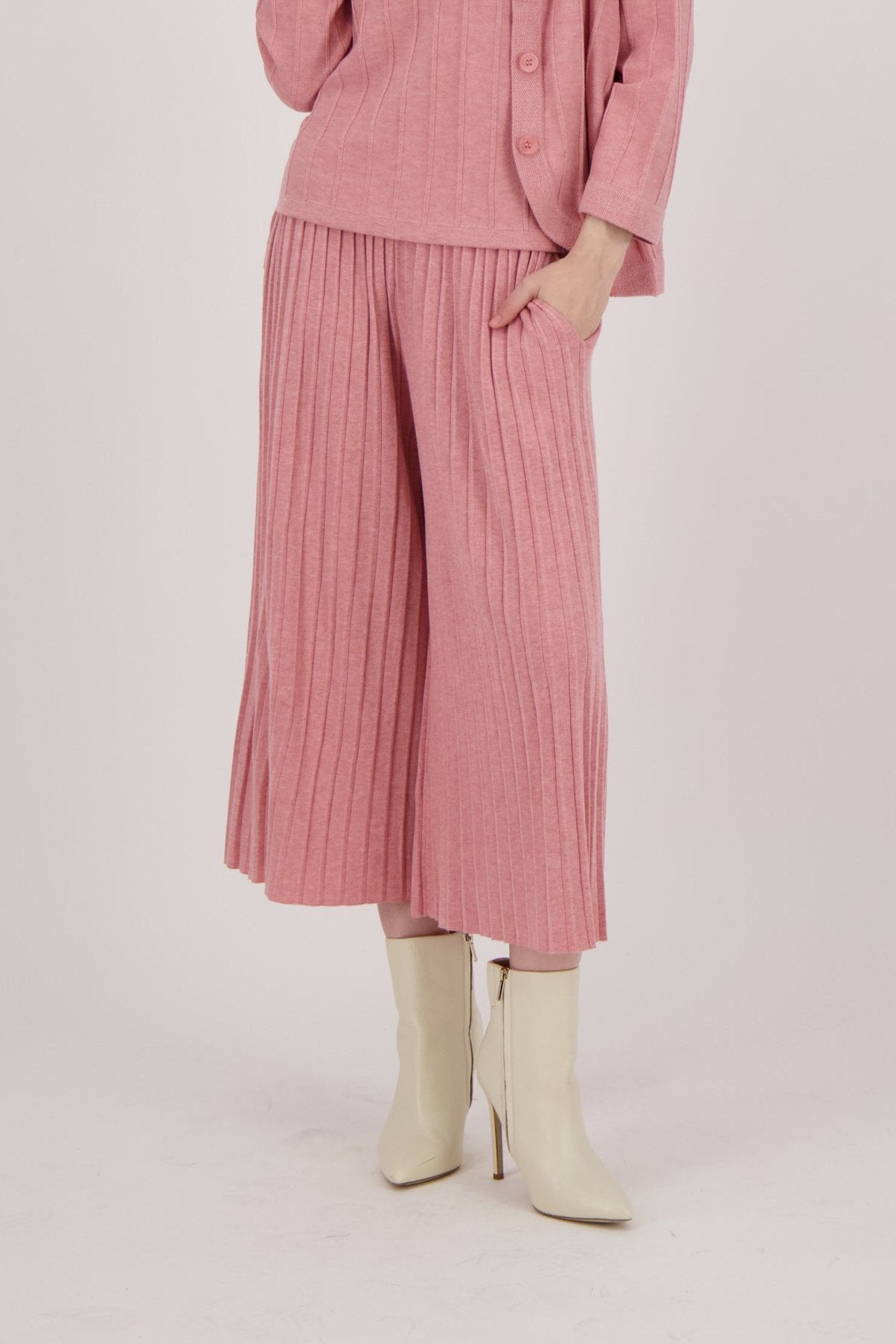 Ribbed Knit Culotte Pant
