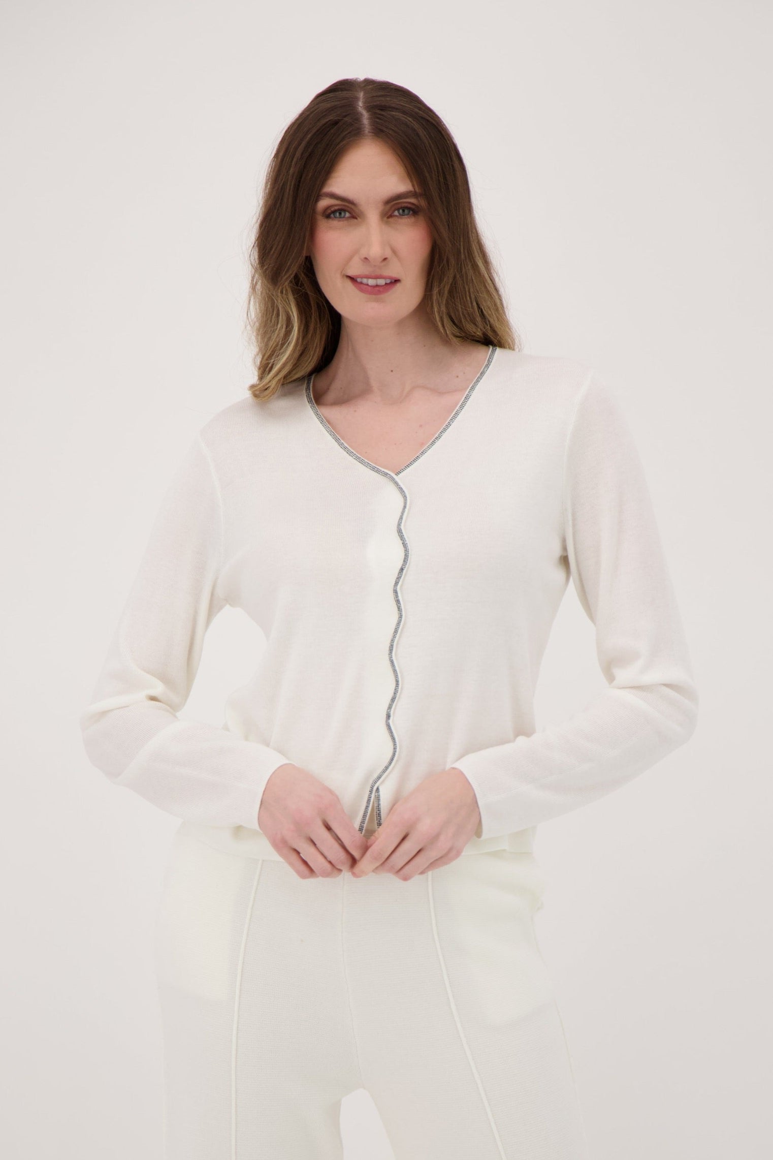 Scallop Rhinestone Front V-Neck Fine Knit Sweater