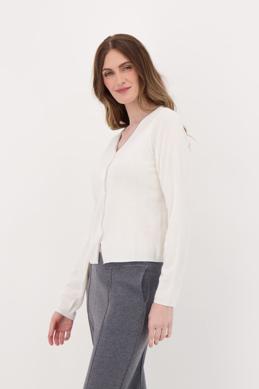 Scallop Rhinestone Front V-Neck Fine Knit Sweater