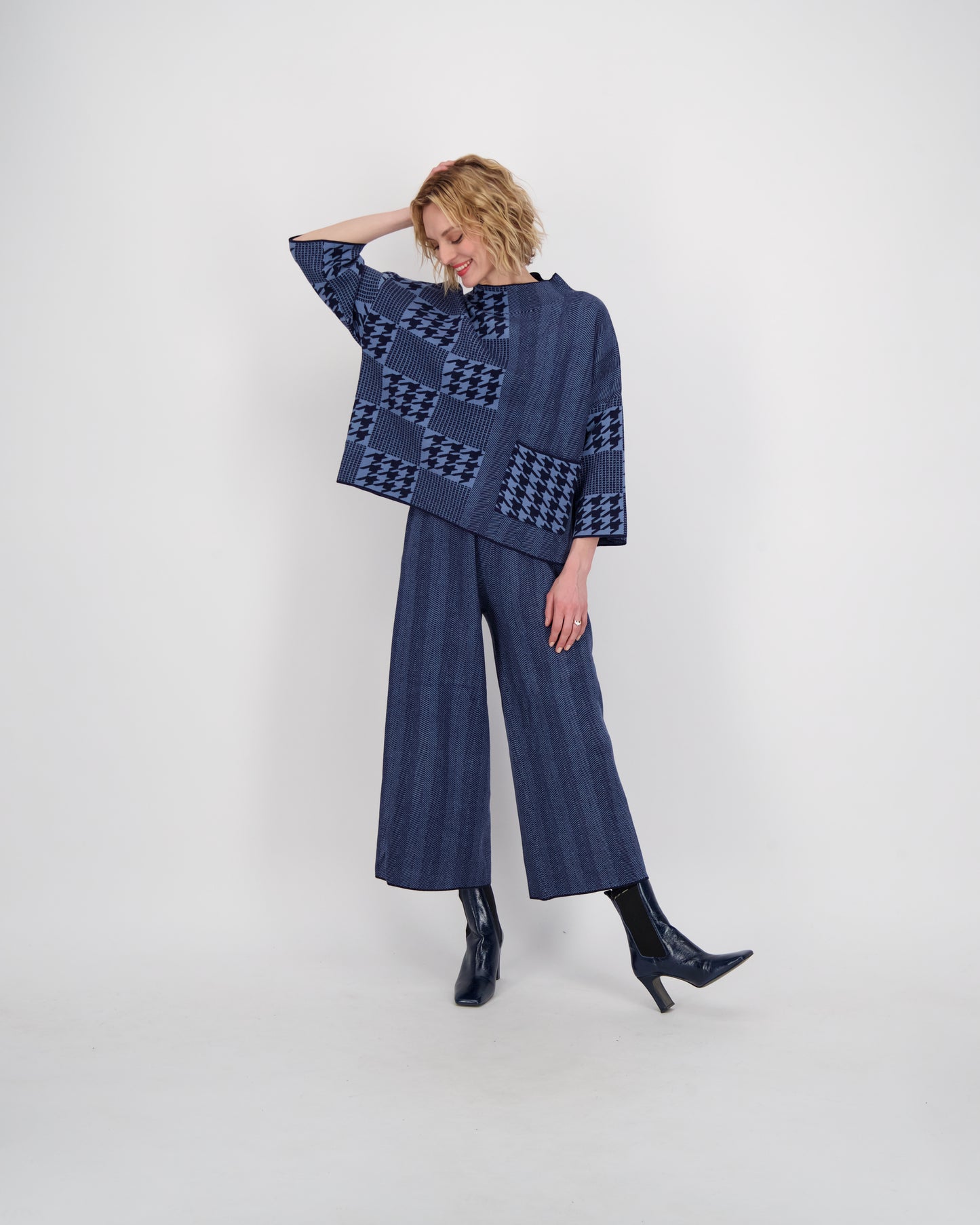 Mock Neck Knit Houndstooth Sweater