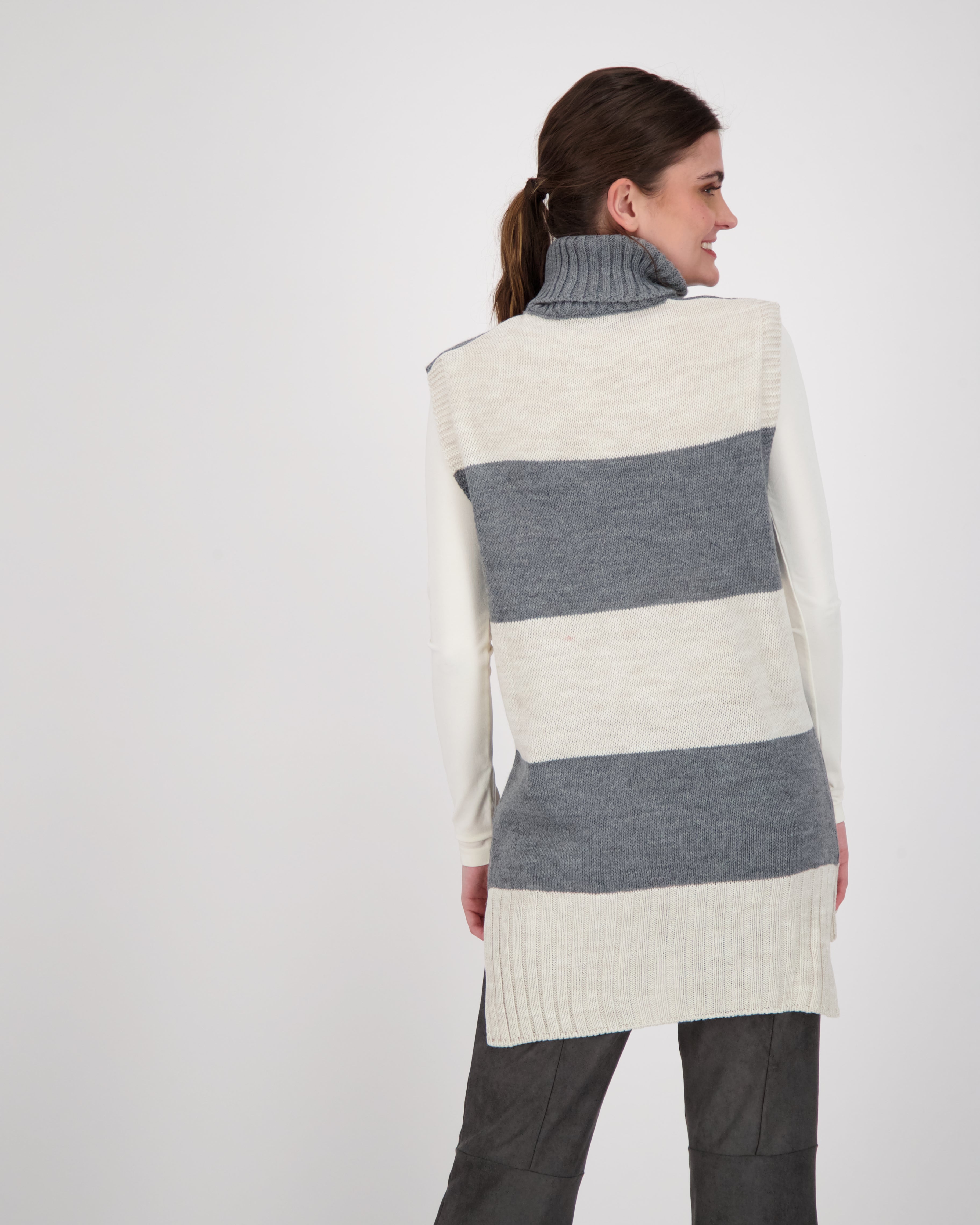 Line Art Melange Sleeveless Turtle Neck Sweater
