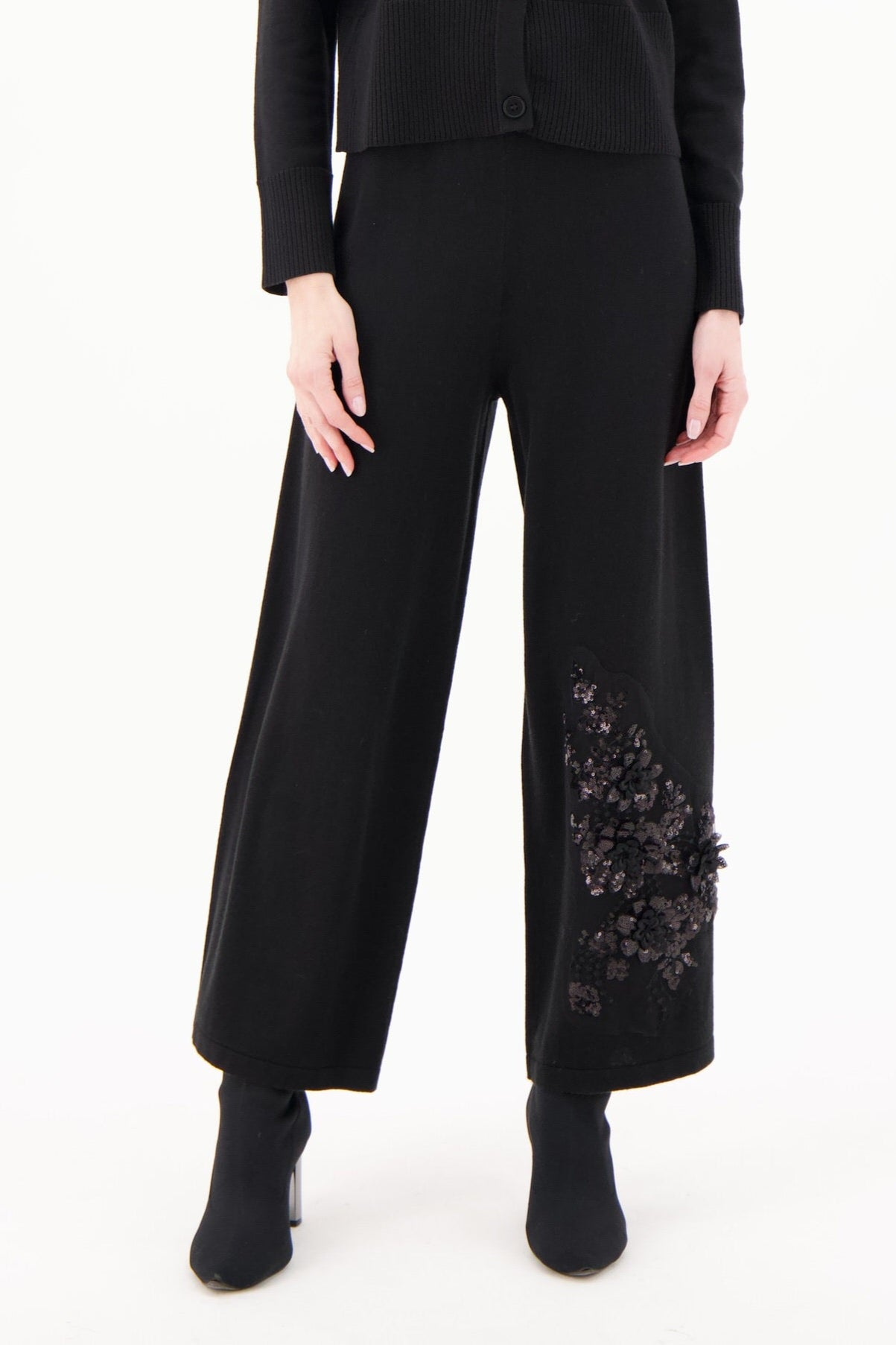 Asymmetrical Floral Applique Pant
