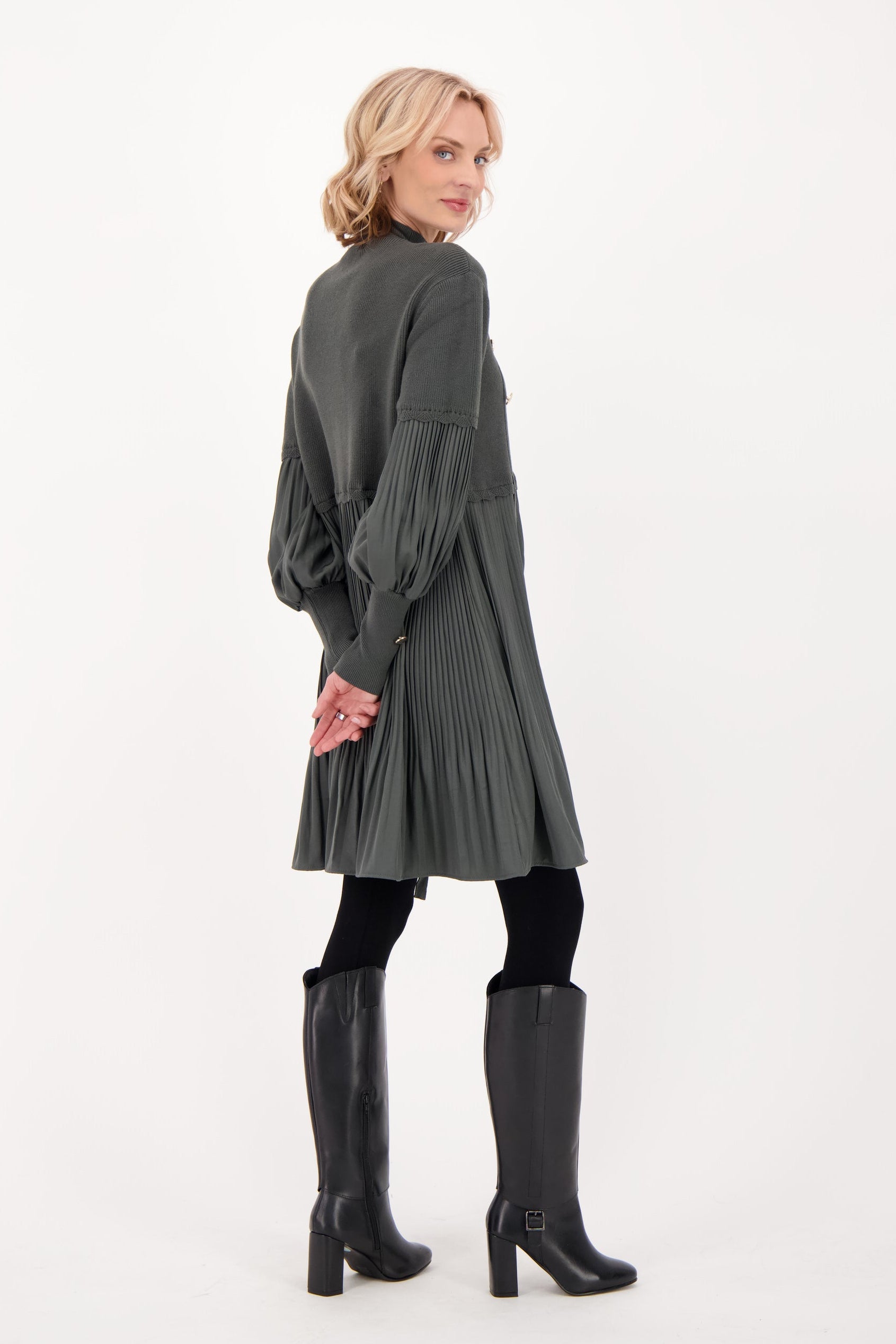 Button Detailed Sweater/Pleated Dress