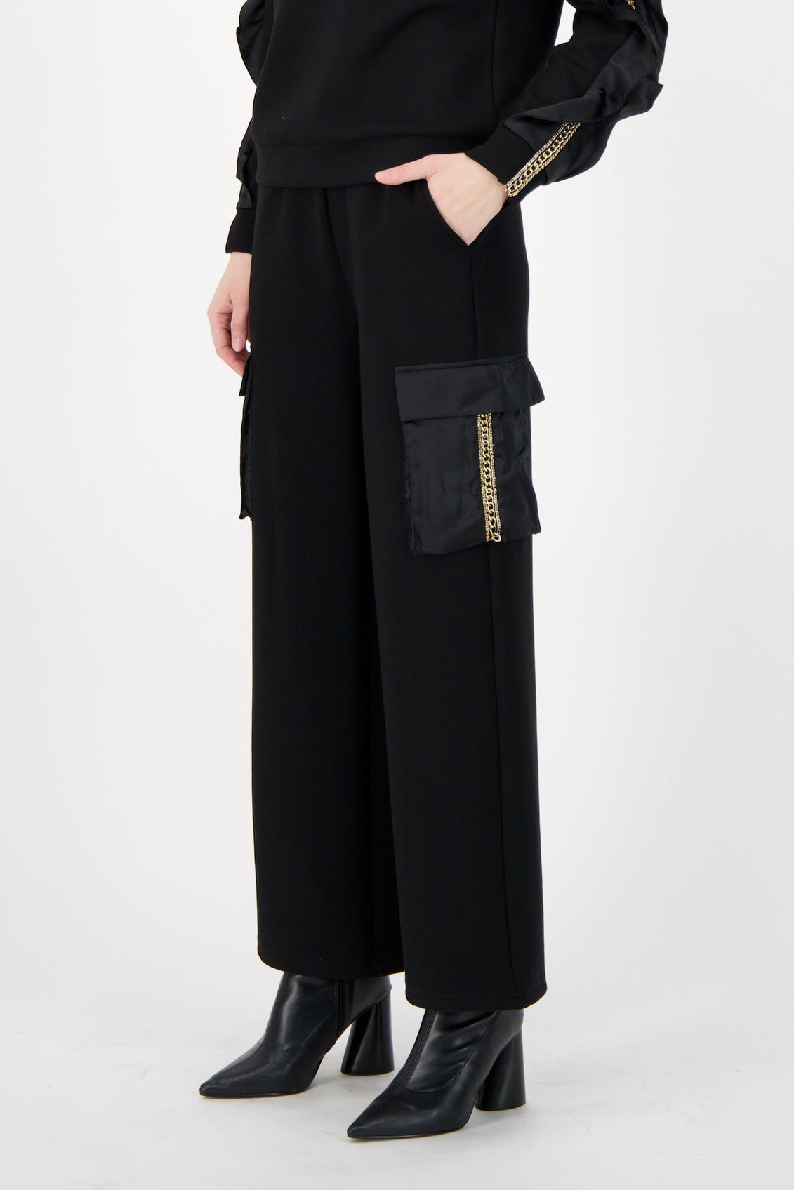 Chain Detail Side Patch Pocket Interlock Pant