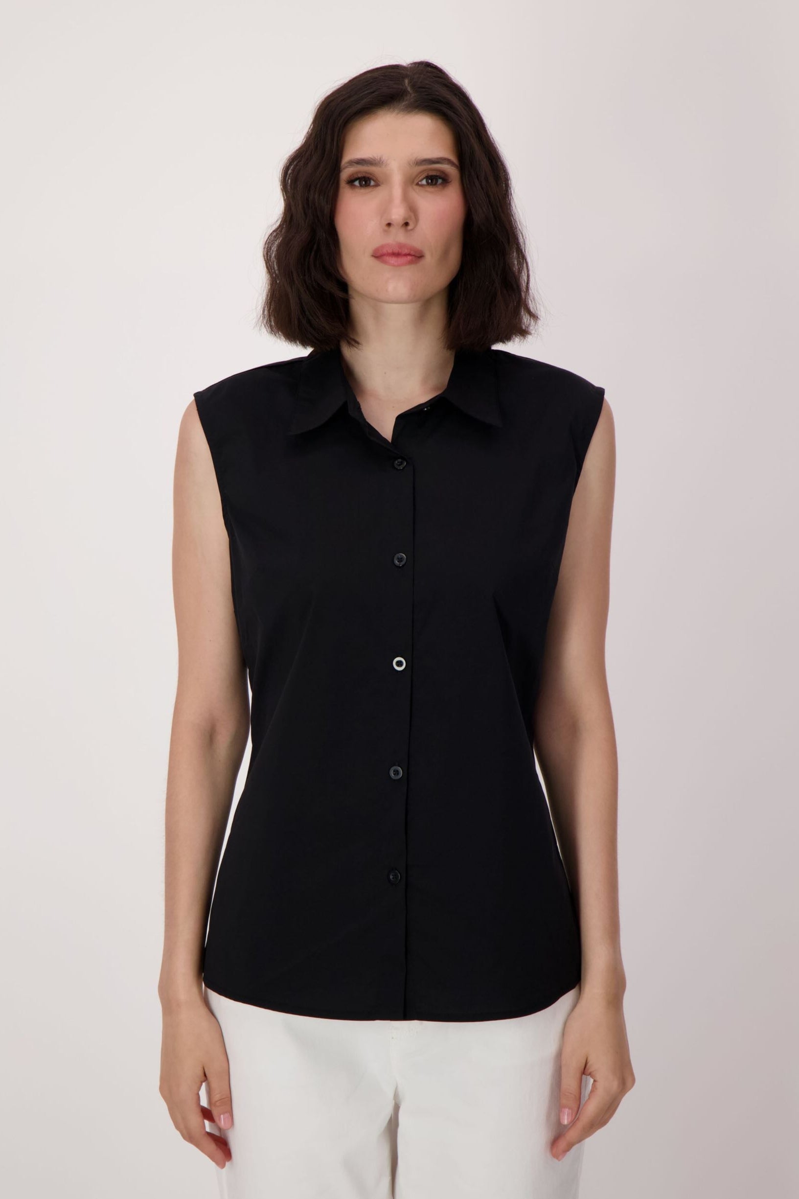 The Sleeveless Shirt