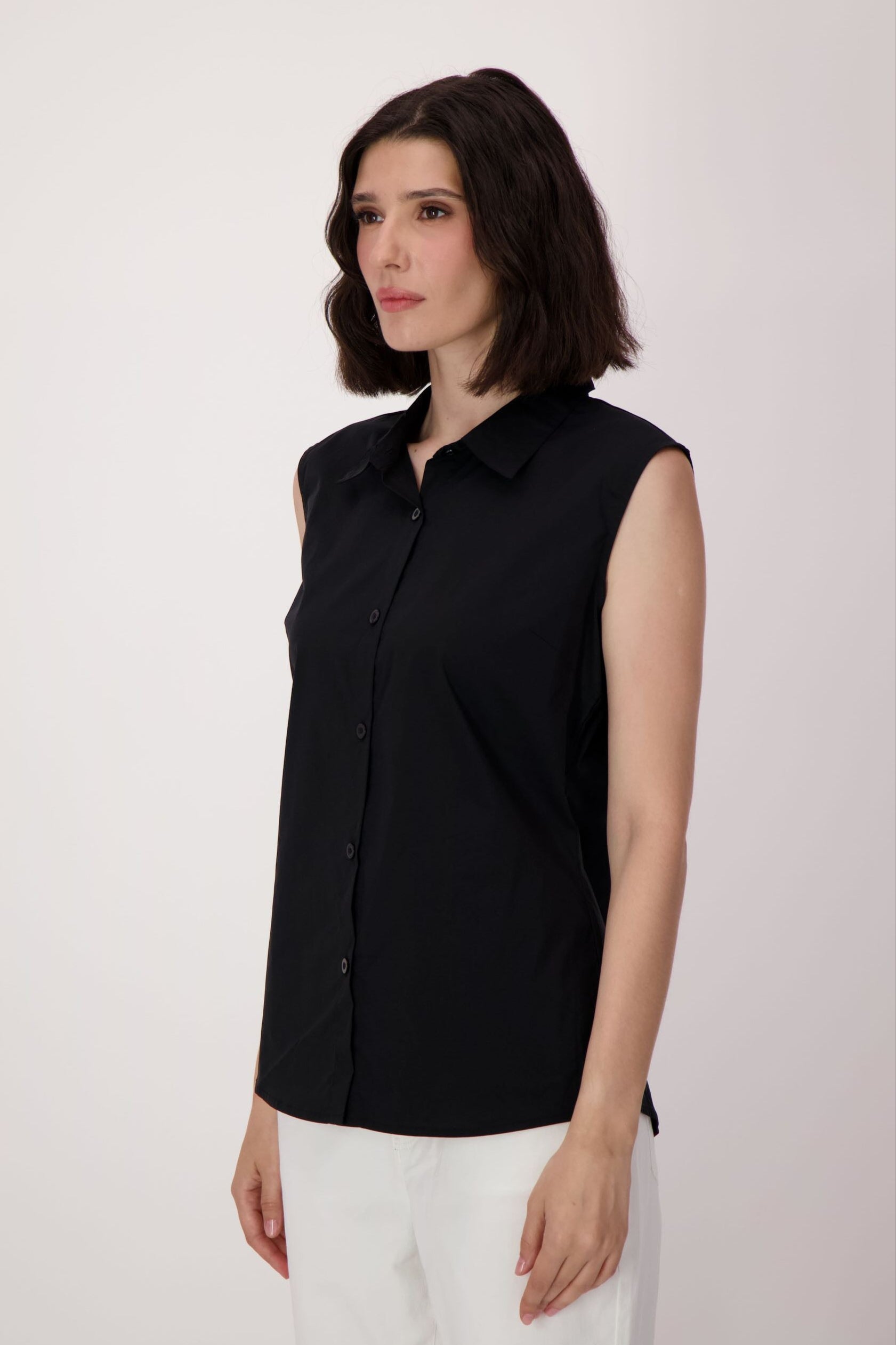 The Sleeveless Shirt