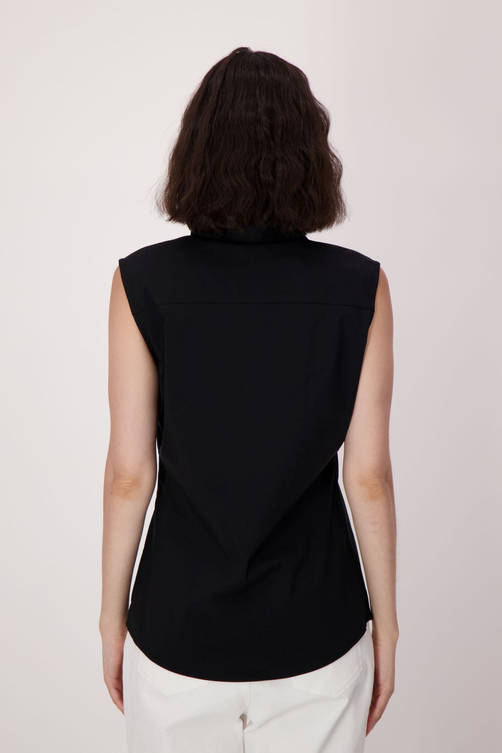 The Sleeveless Shirt