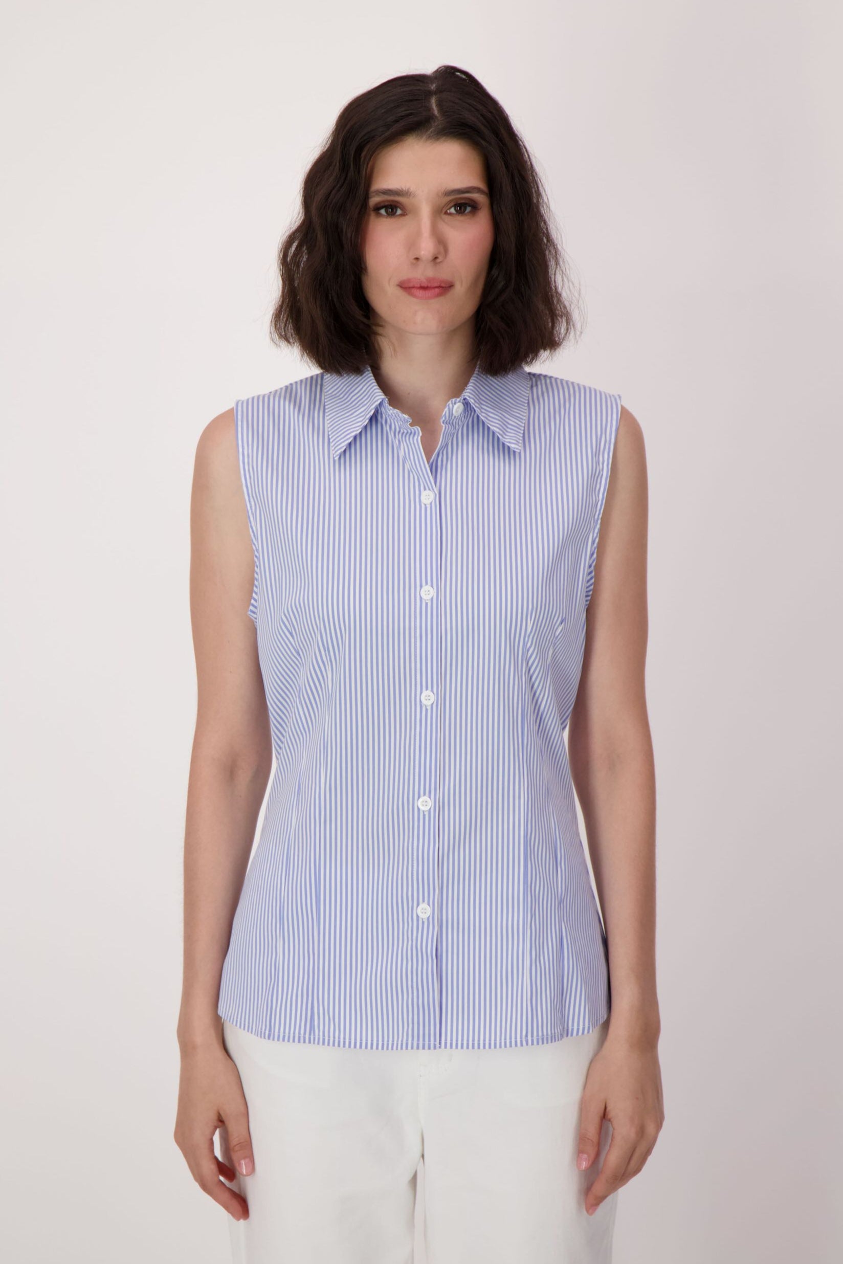 The Sleeveless Shirt