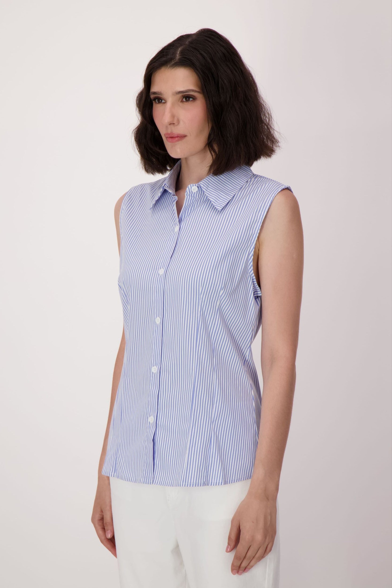 The Sleeveless Shirt