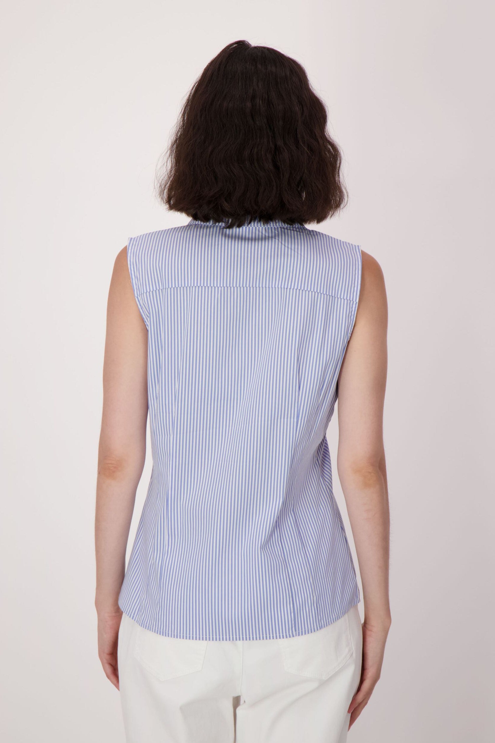 The Sleeveless Shirt