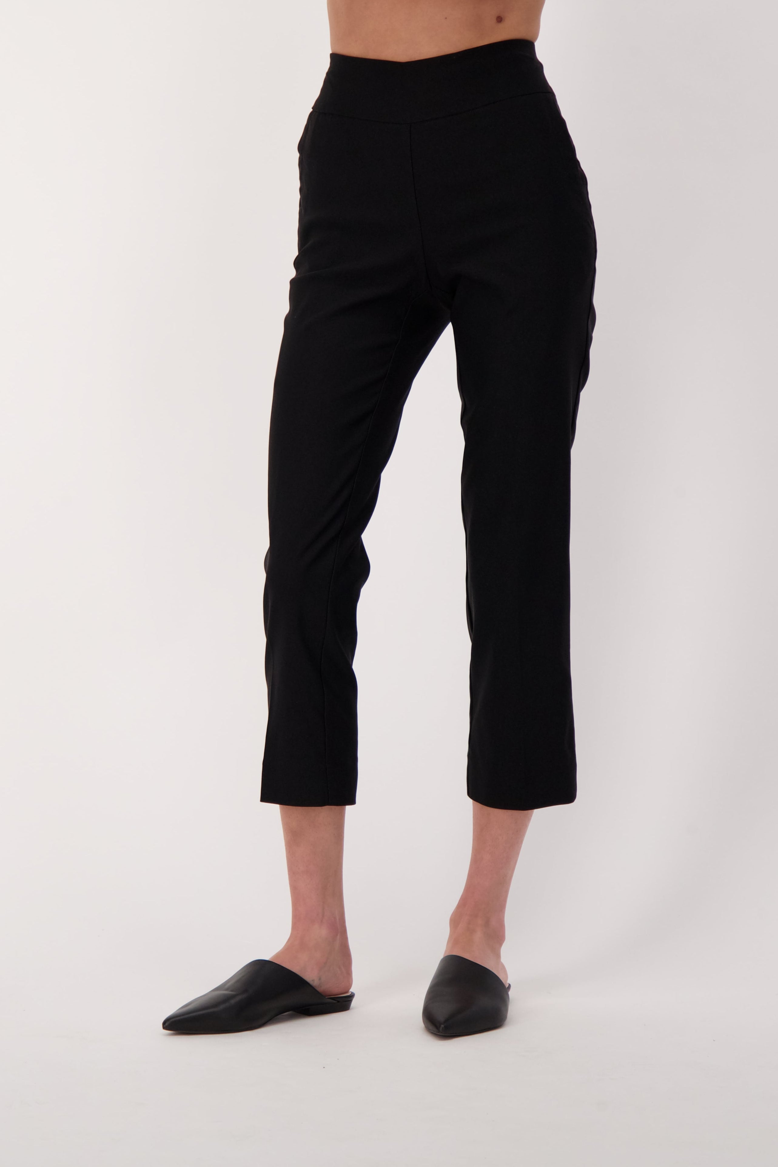 The Essential Capri Pull On Pant With Pocket