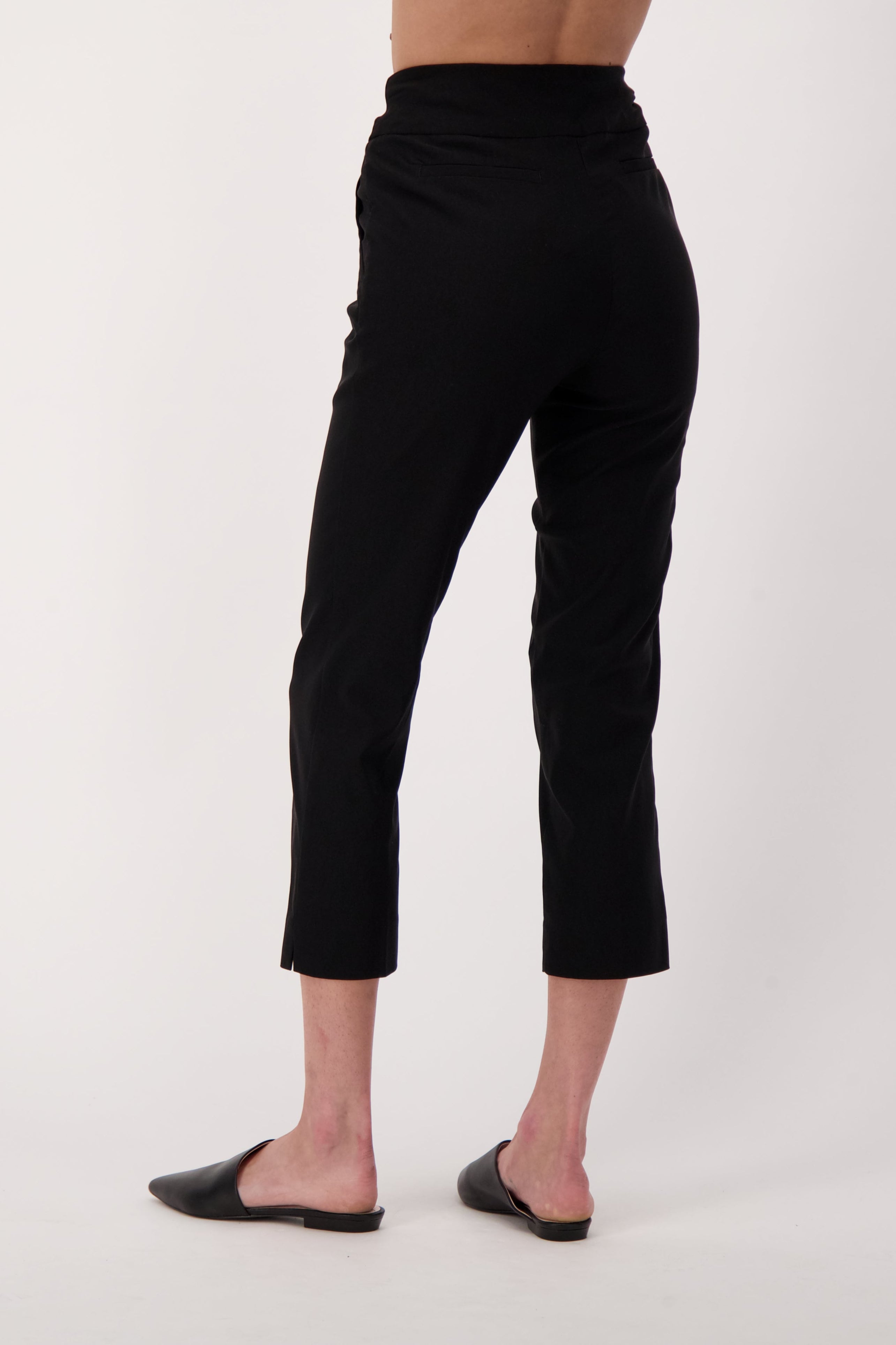 The Essential Capri Pull On Pant With Pocket