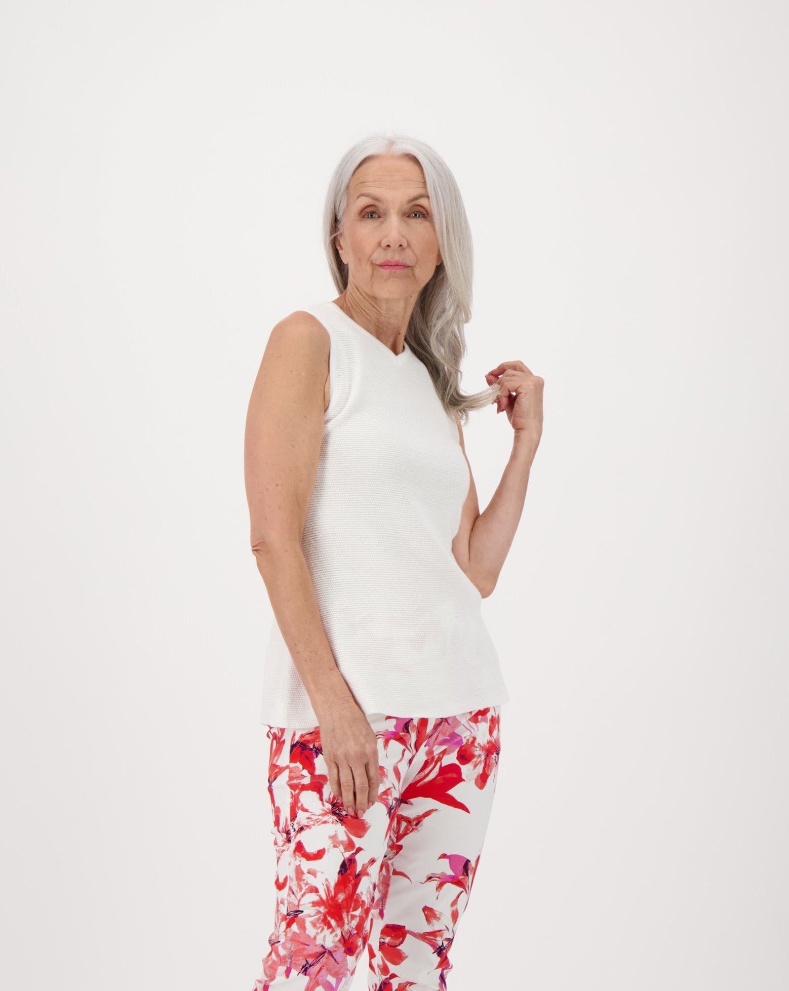 Sleeveless Knit V Neck Top