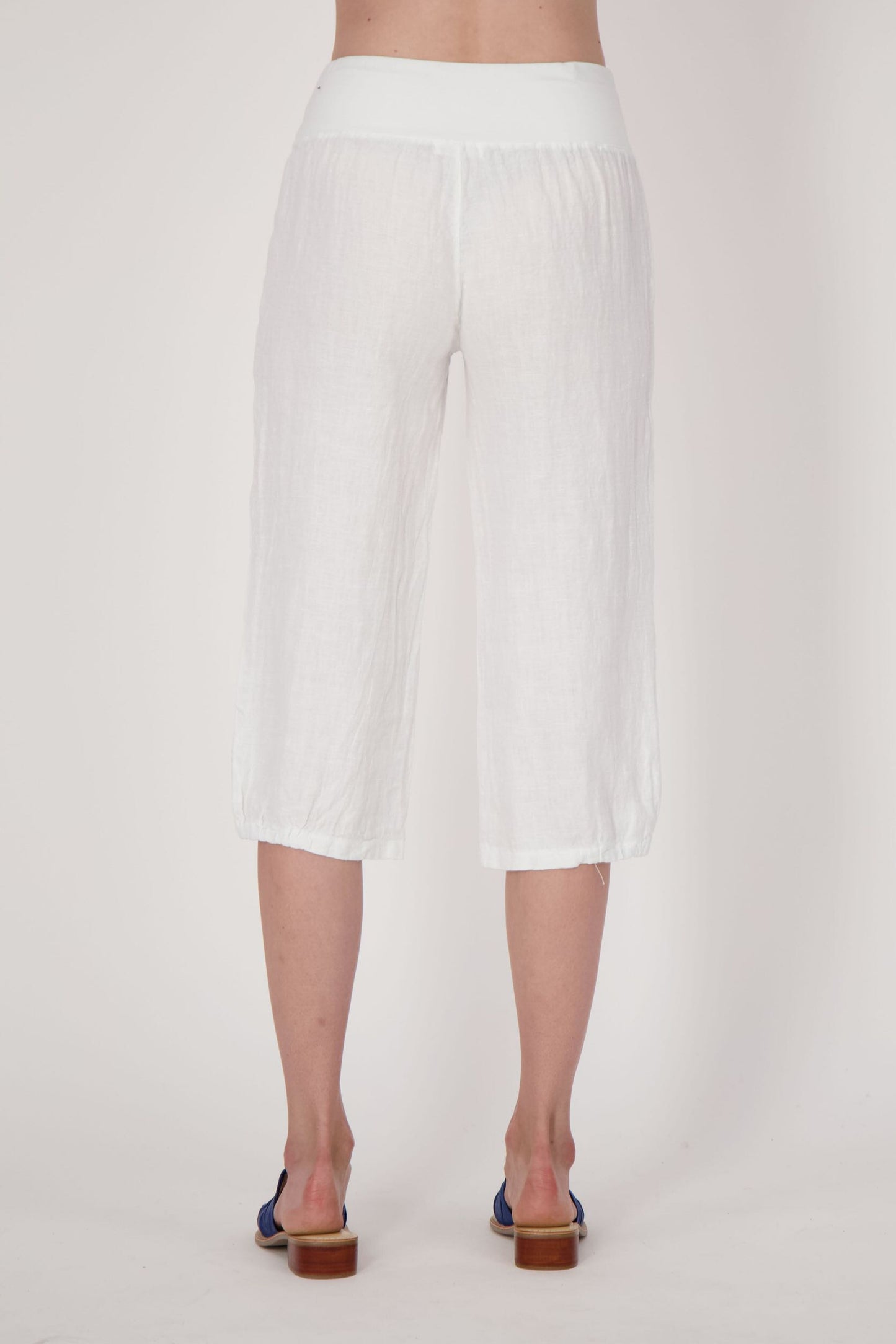 Linen Capri Pant With Mesh Pockets