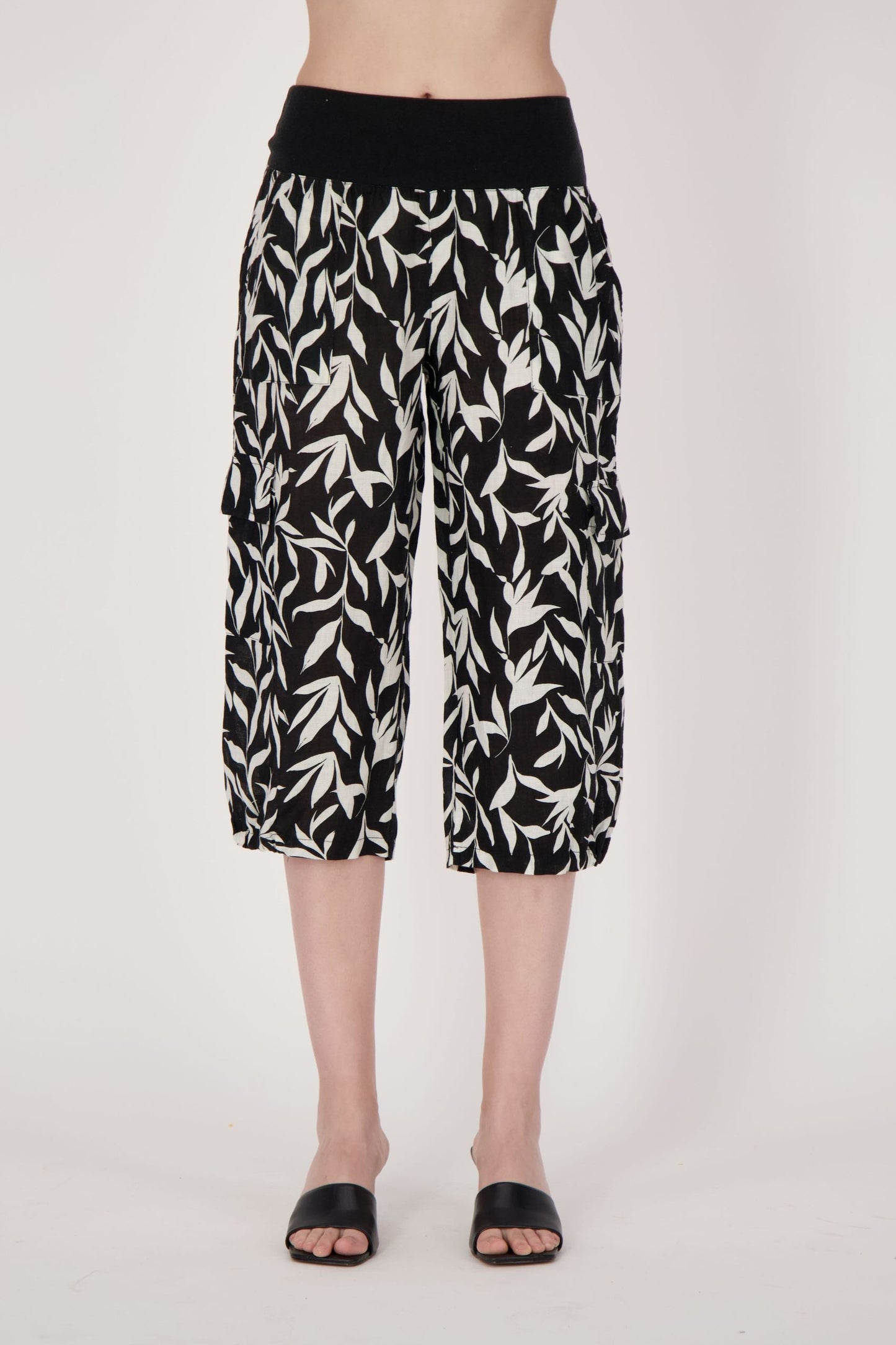 Linen Leaf Print Capri Pant