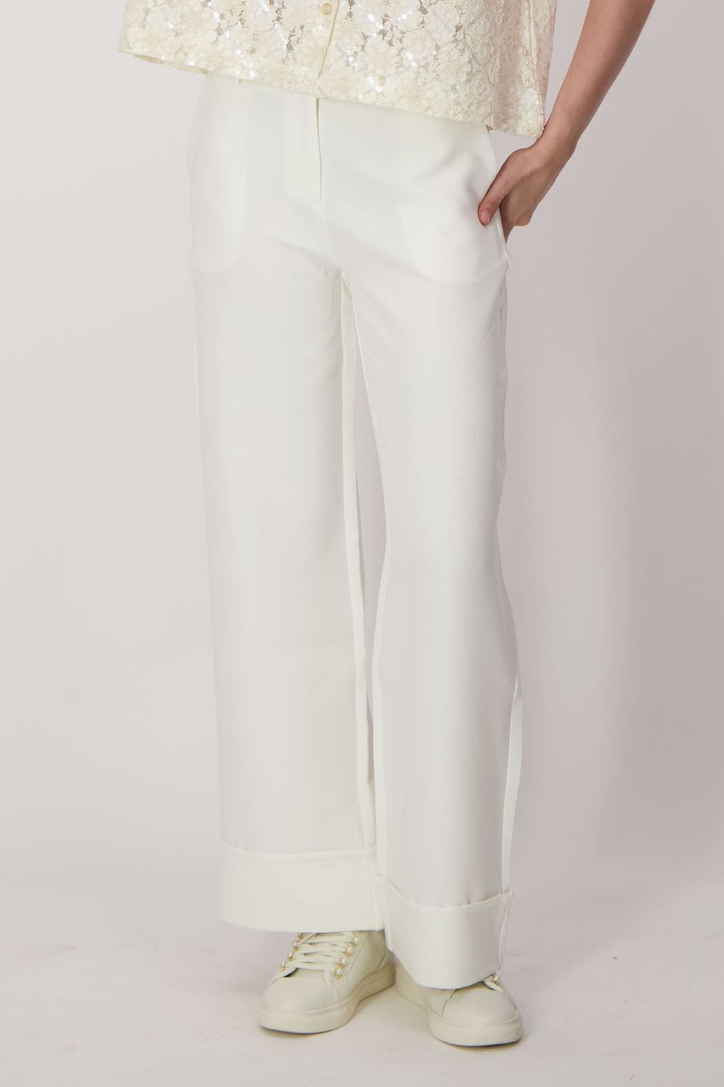 Wide Cuff Basic Essential Pant