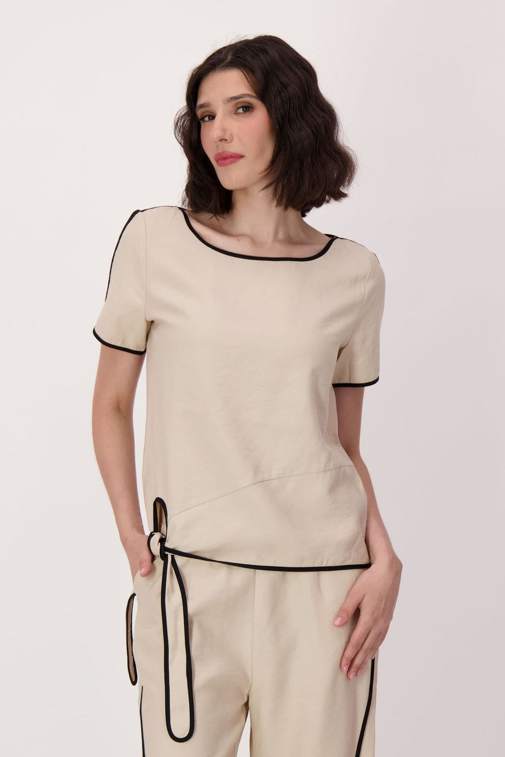 Contrast Trim Side Tie Top