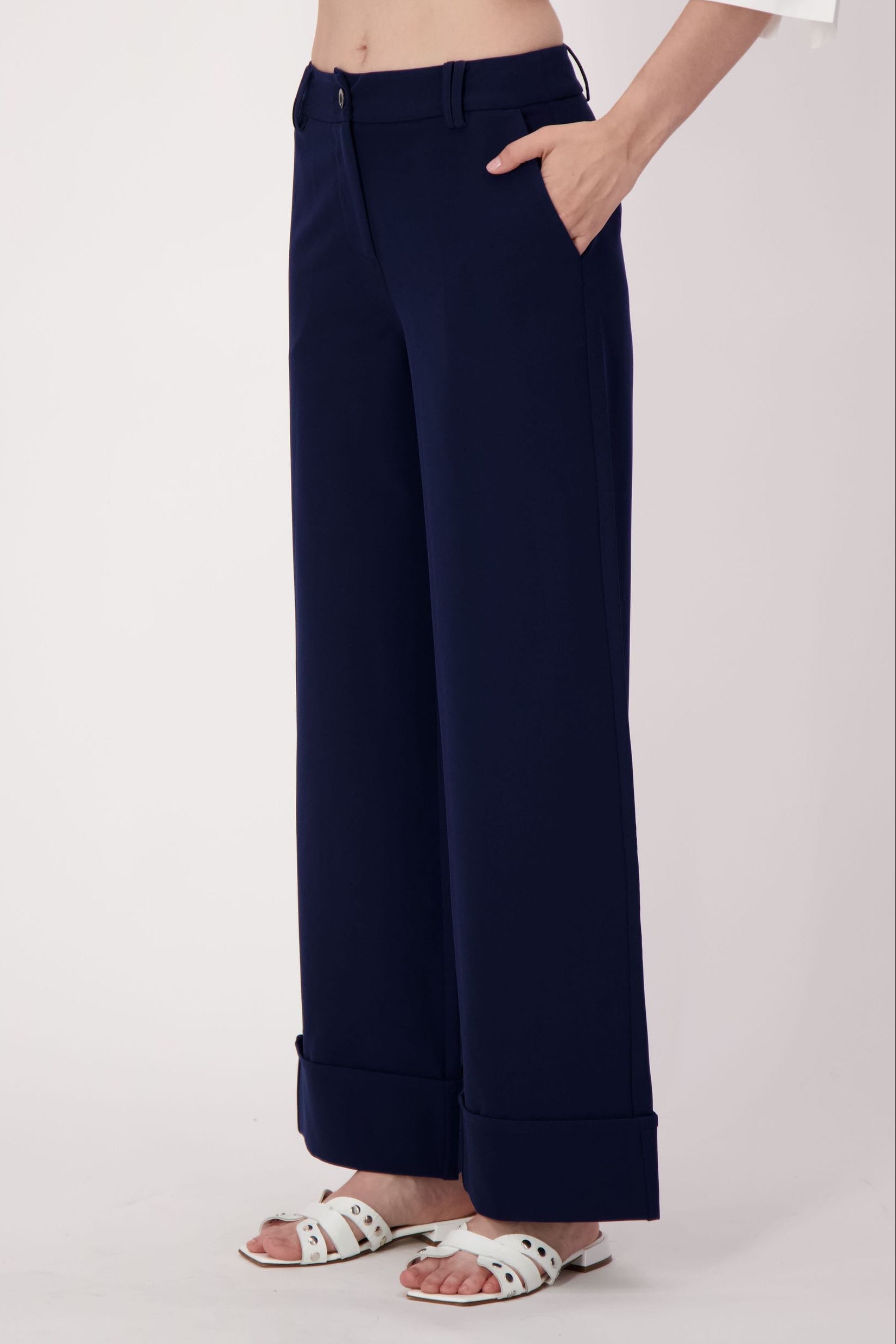 Wide Cuff Basic Essential Pant