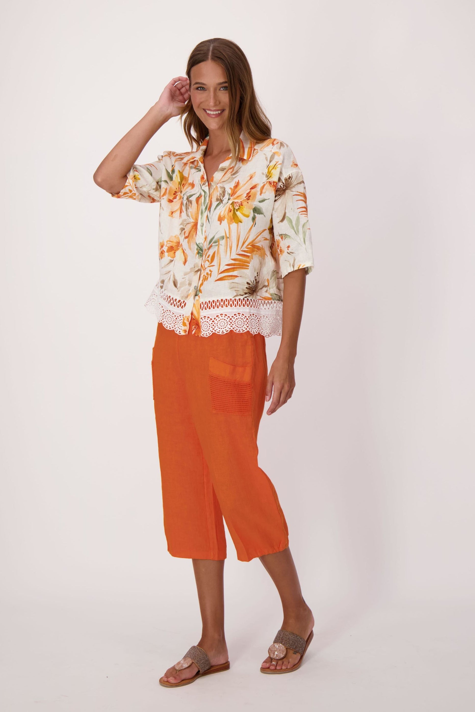 Solid Linen Capri With Mesh Pockets