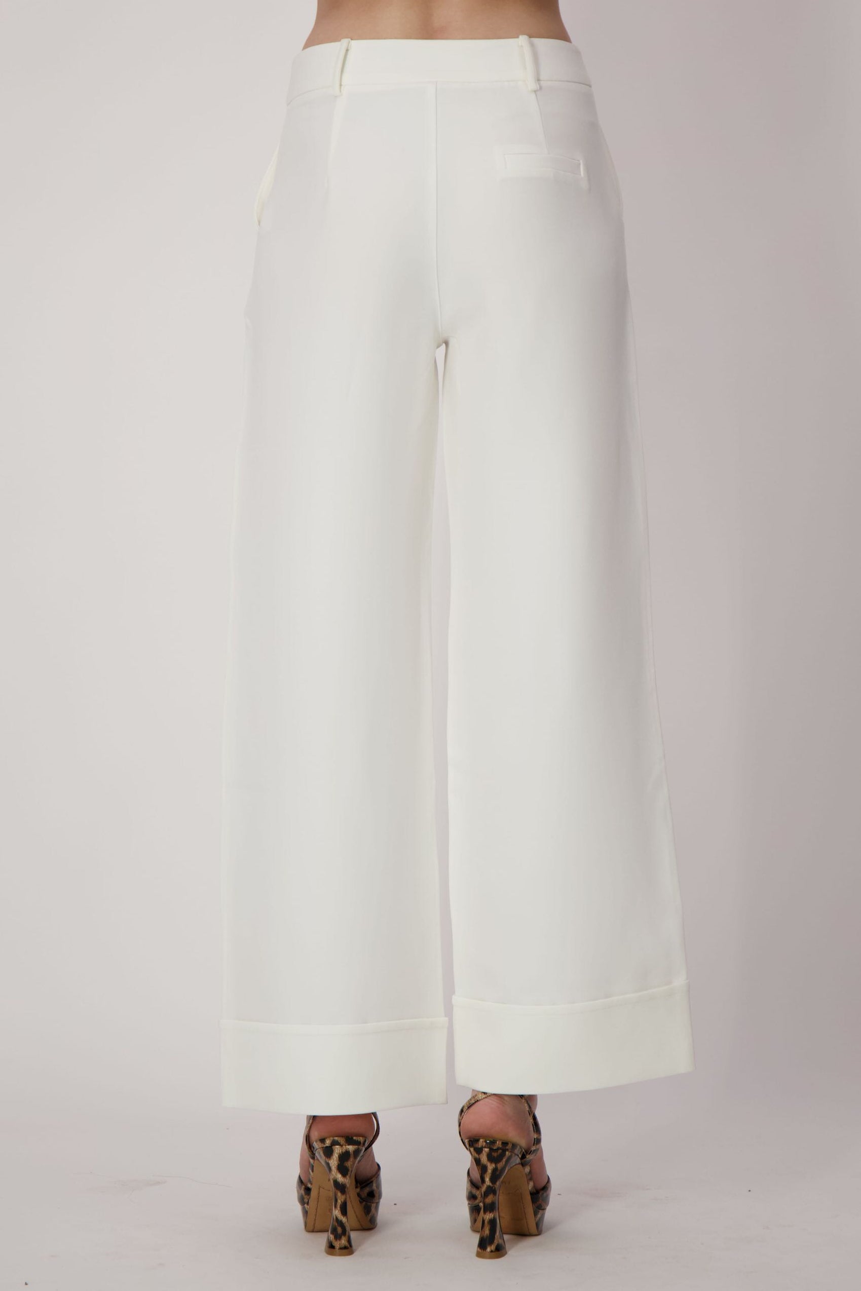 Wide Cuff Basic Essential Pant