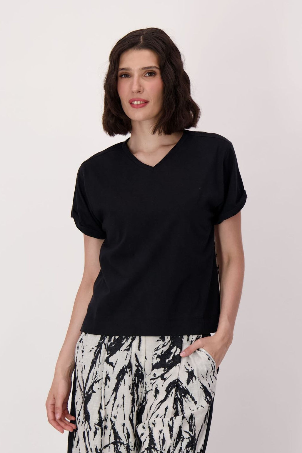 Jacquard Back V-Neck Cotton-Linen Top