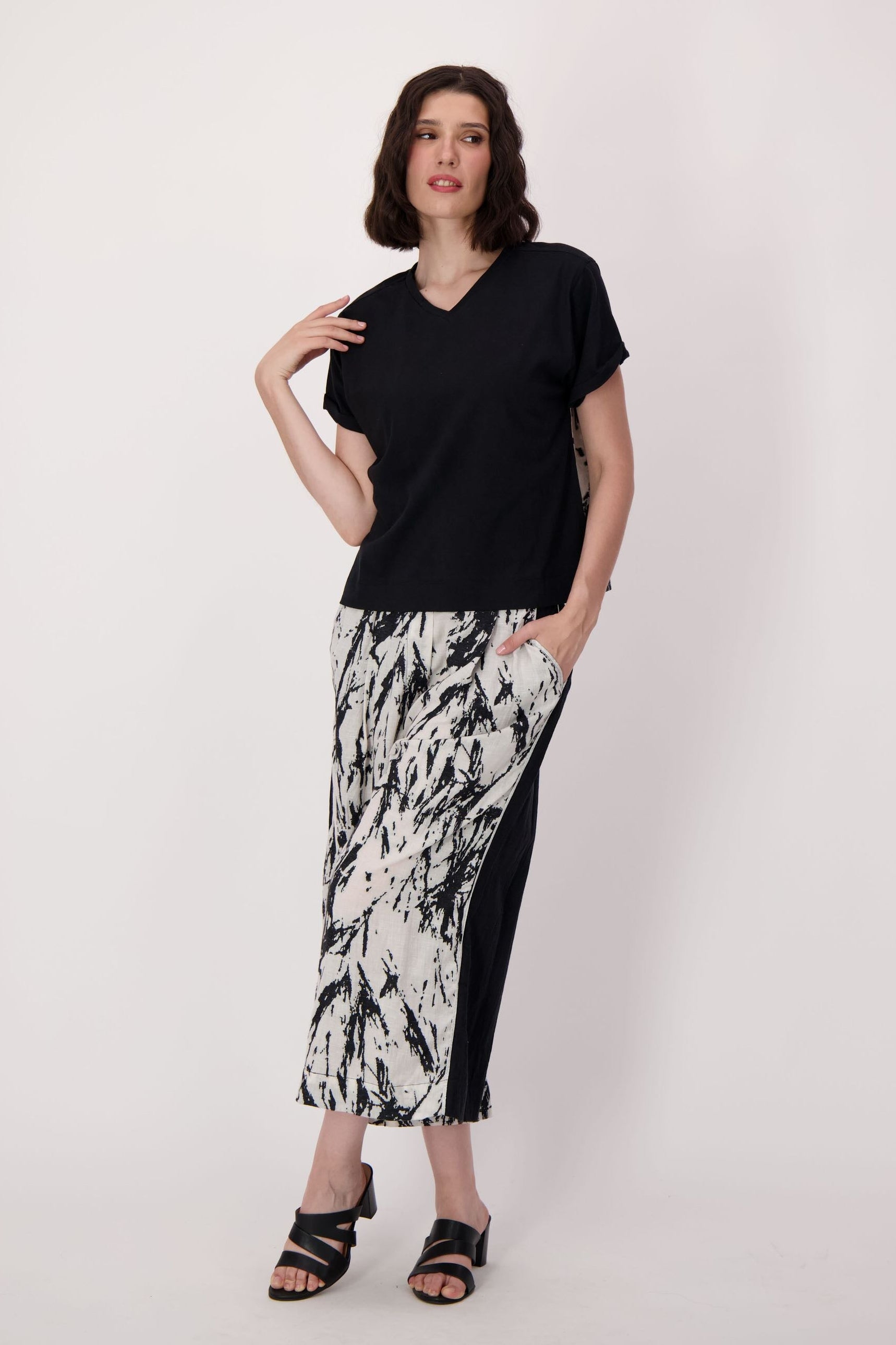 Jacquard Back V-Neck Cotton-Linen Top