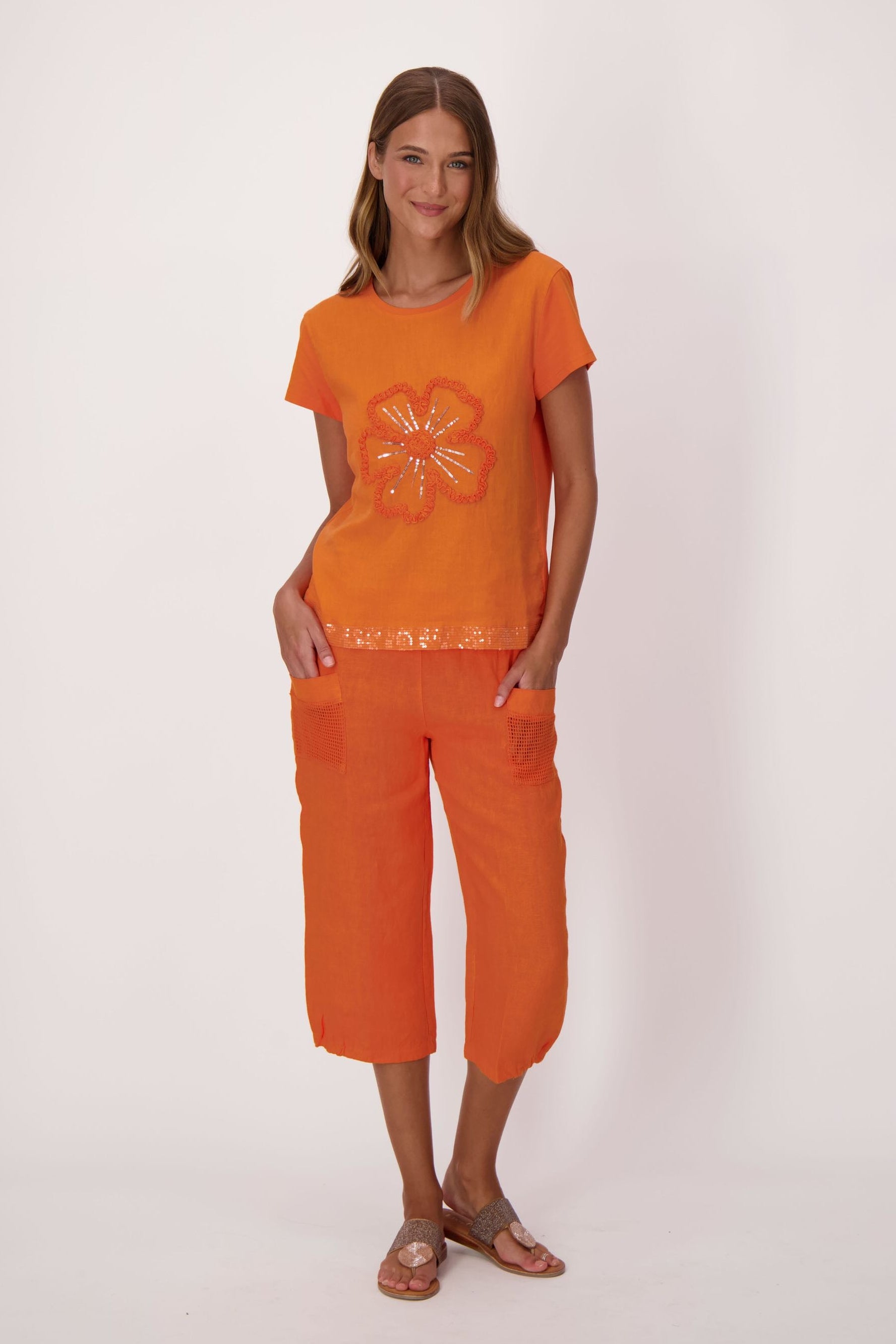 Solid Linen Capri With Mesh Pockets