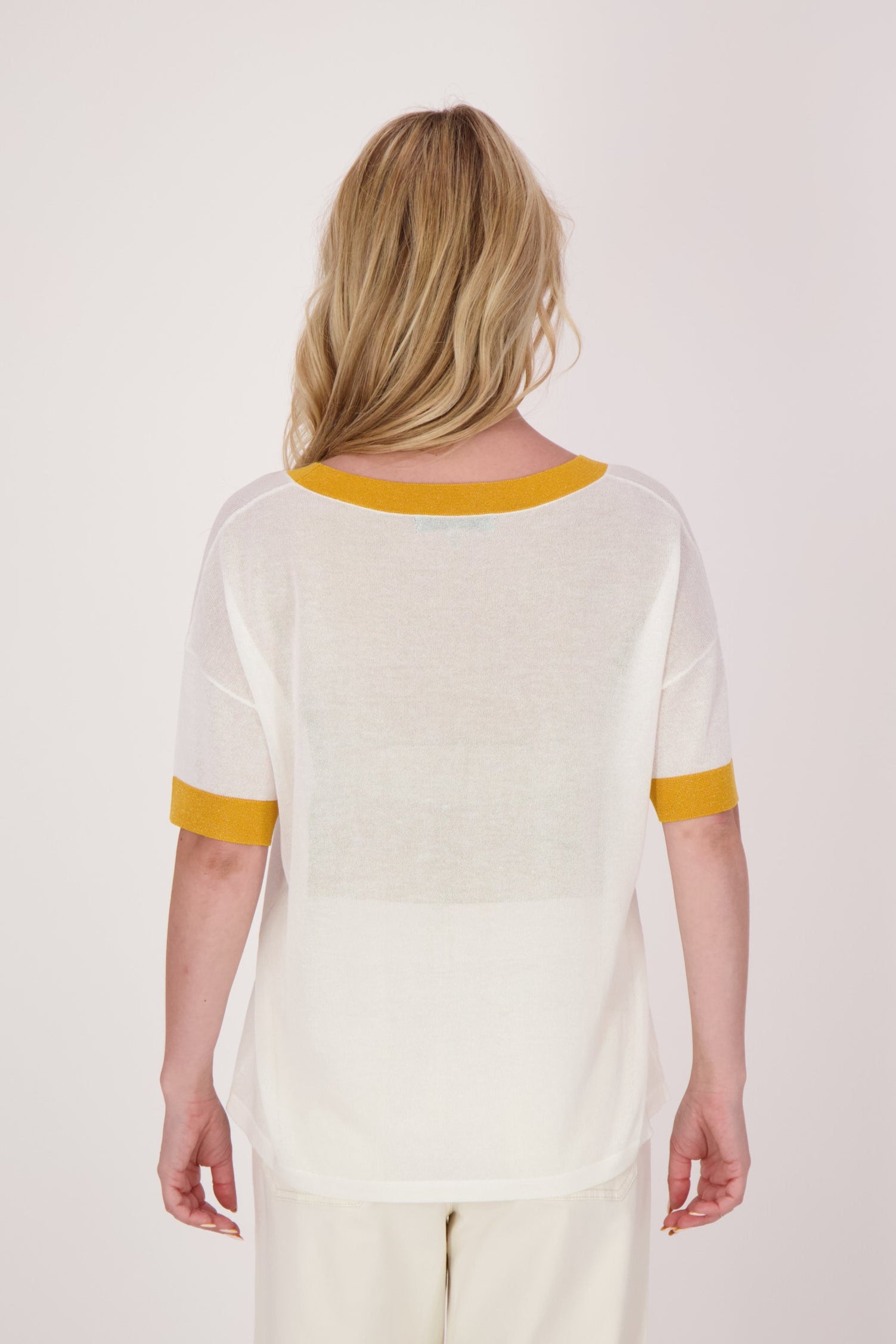 Daisy T-Shirt with Contrast Binding