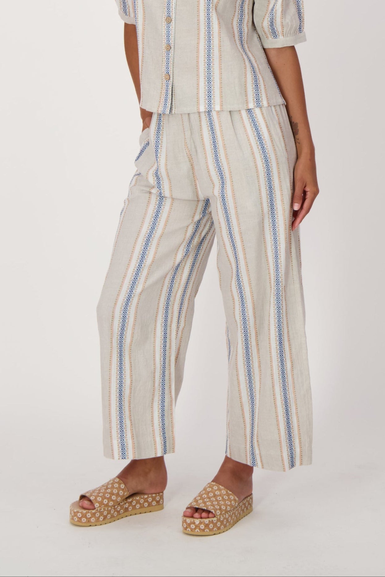 Striped Linen-Blend Wide Leg Capri