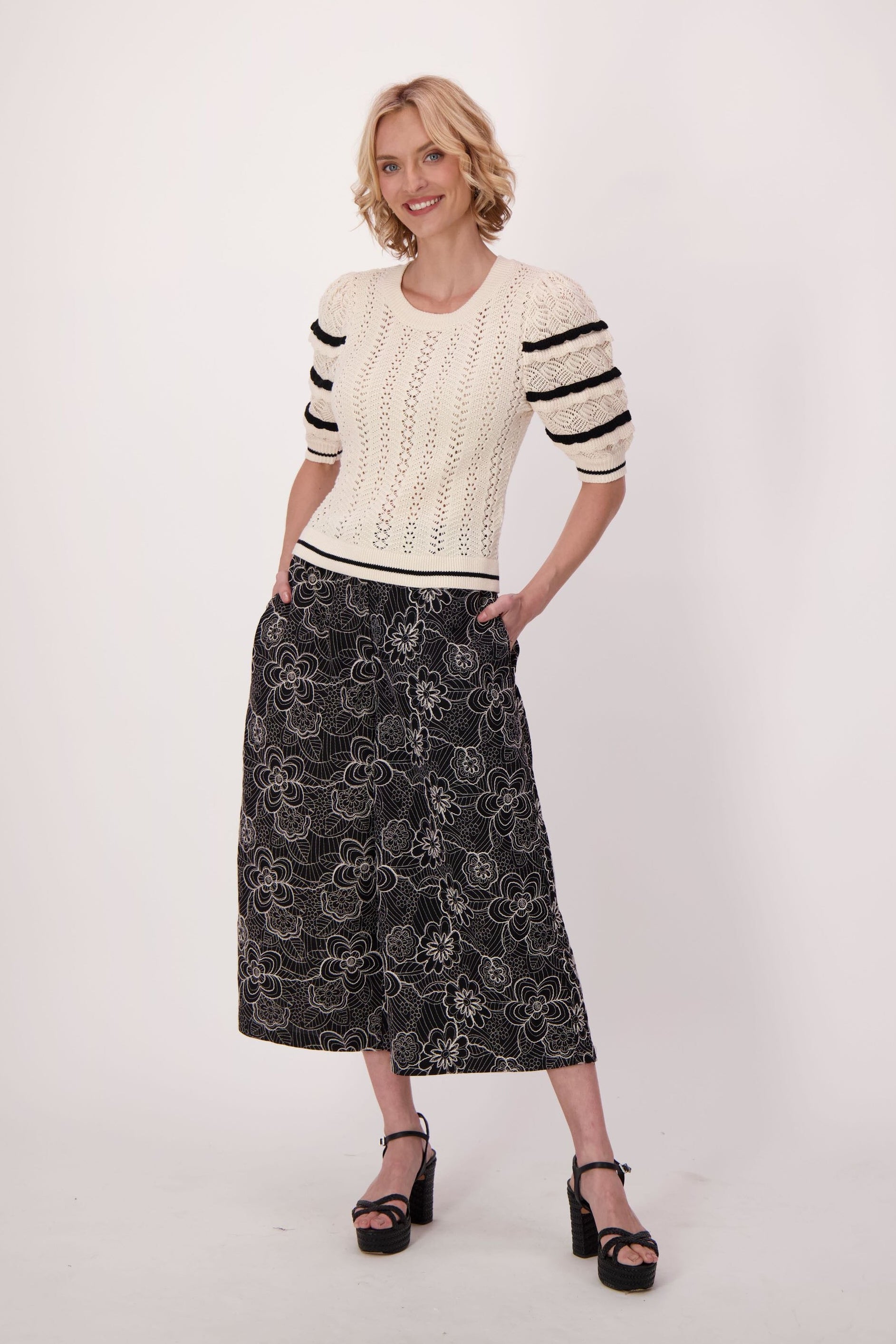 Noir Botanical Embroidered Pant