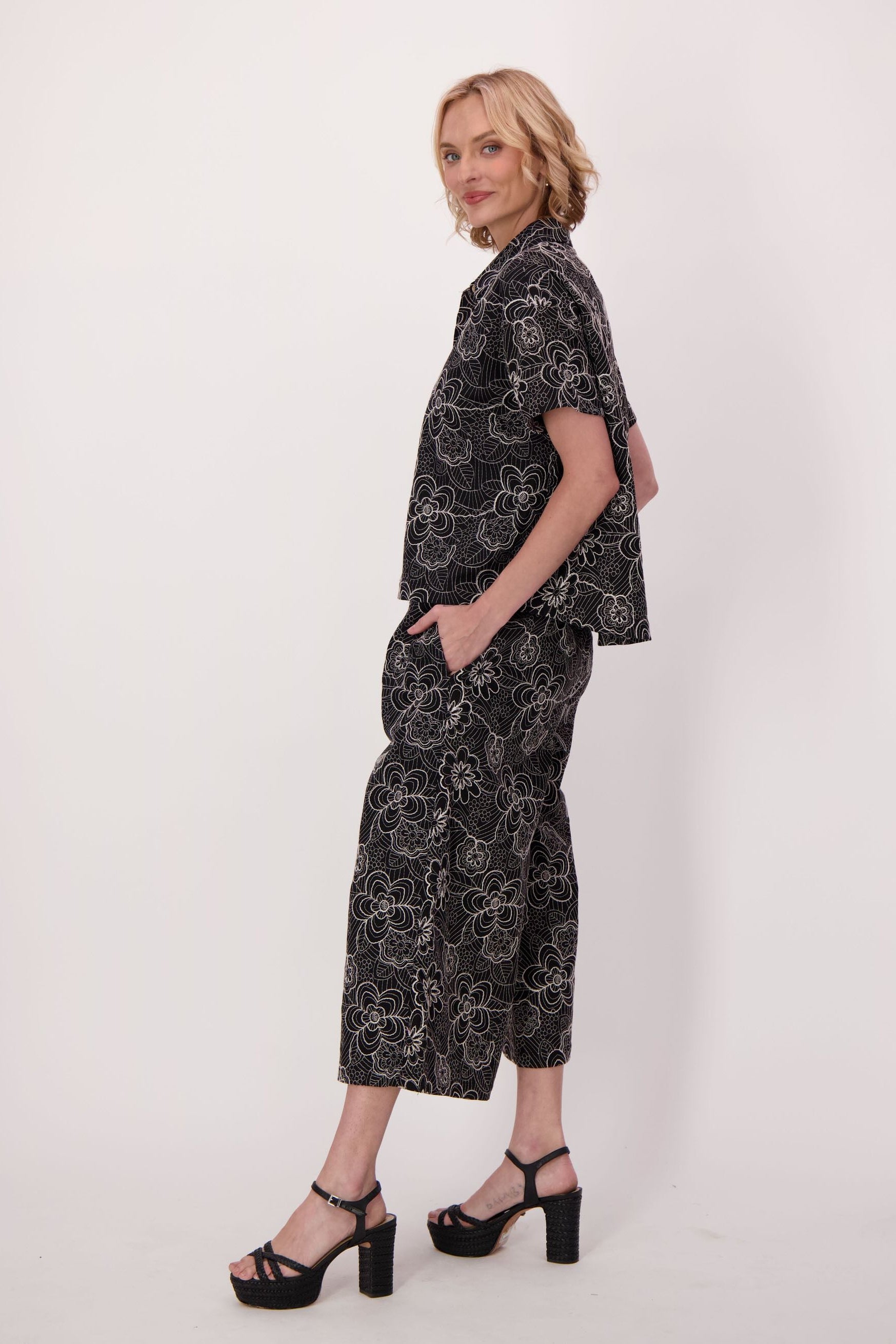 Noir Botanical Embroidered Pant