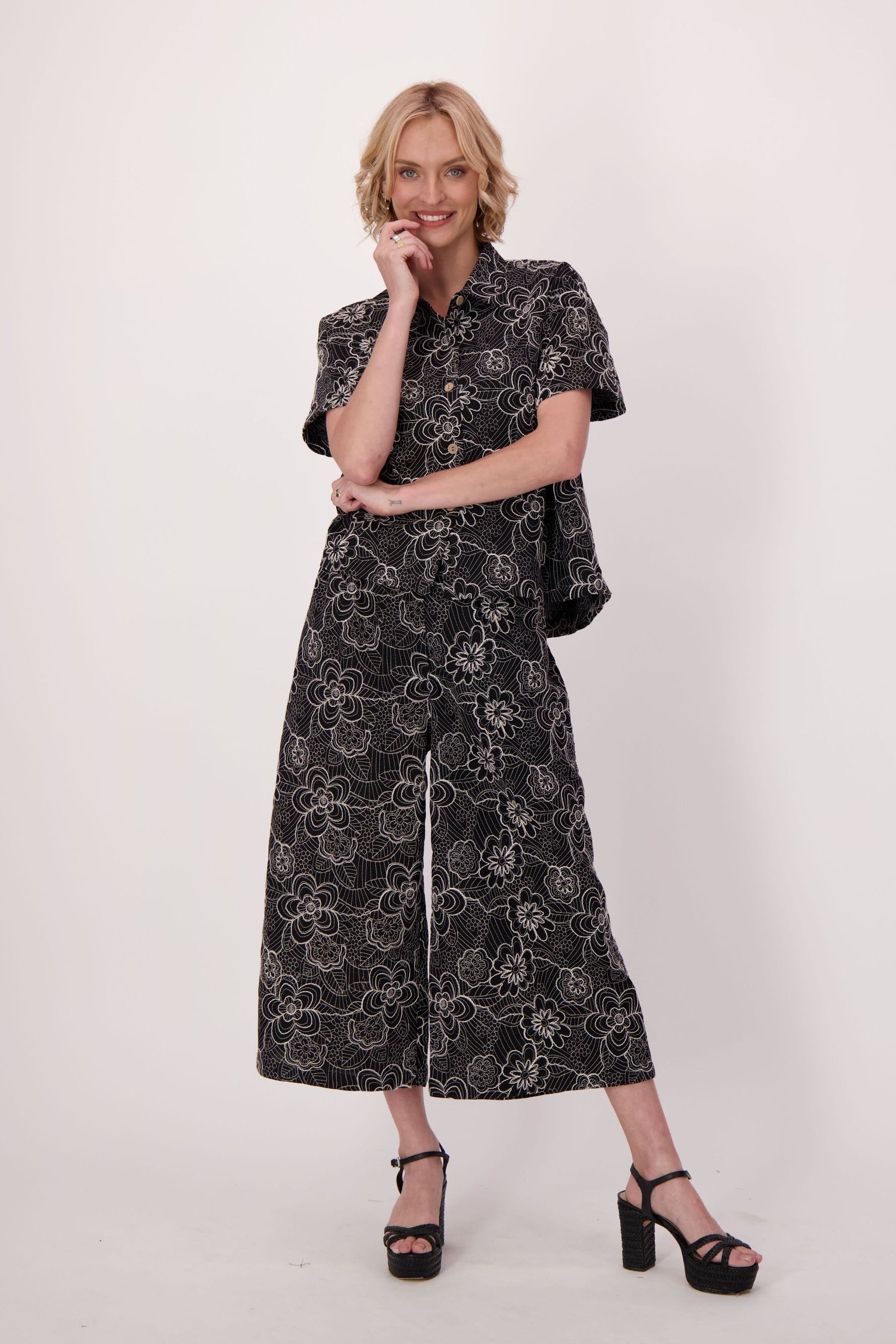 Noir Botanical Embroidered Pant