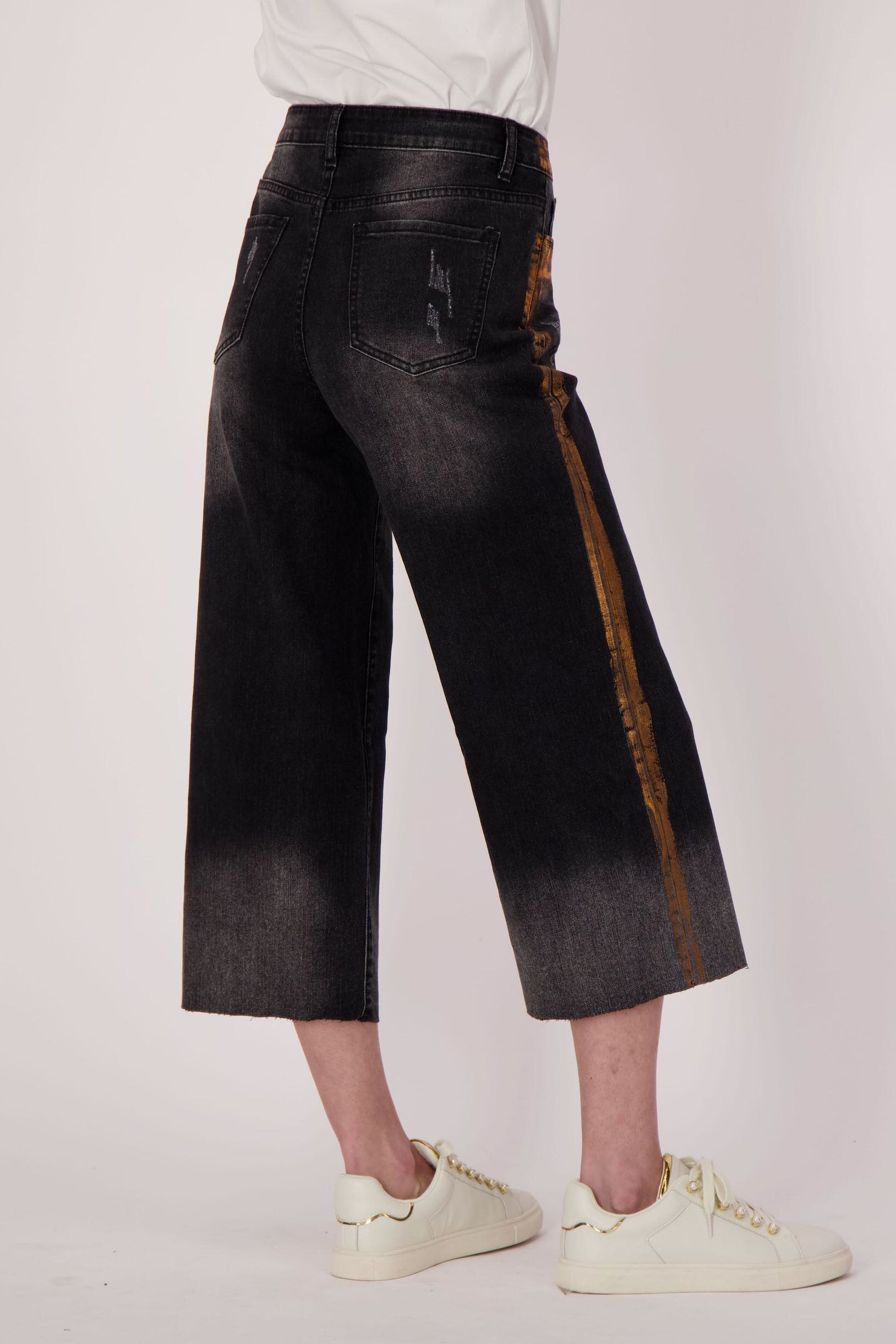 Floral Applique Wide Leg Crop Jean