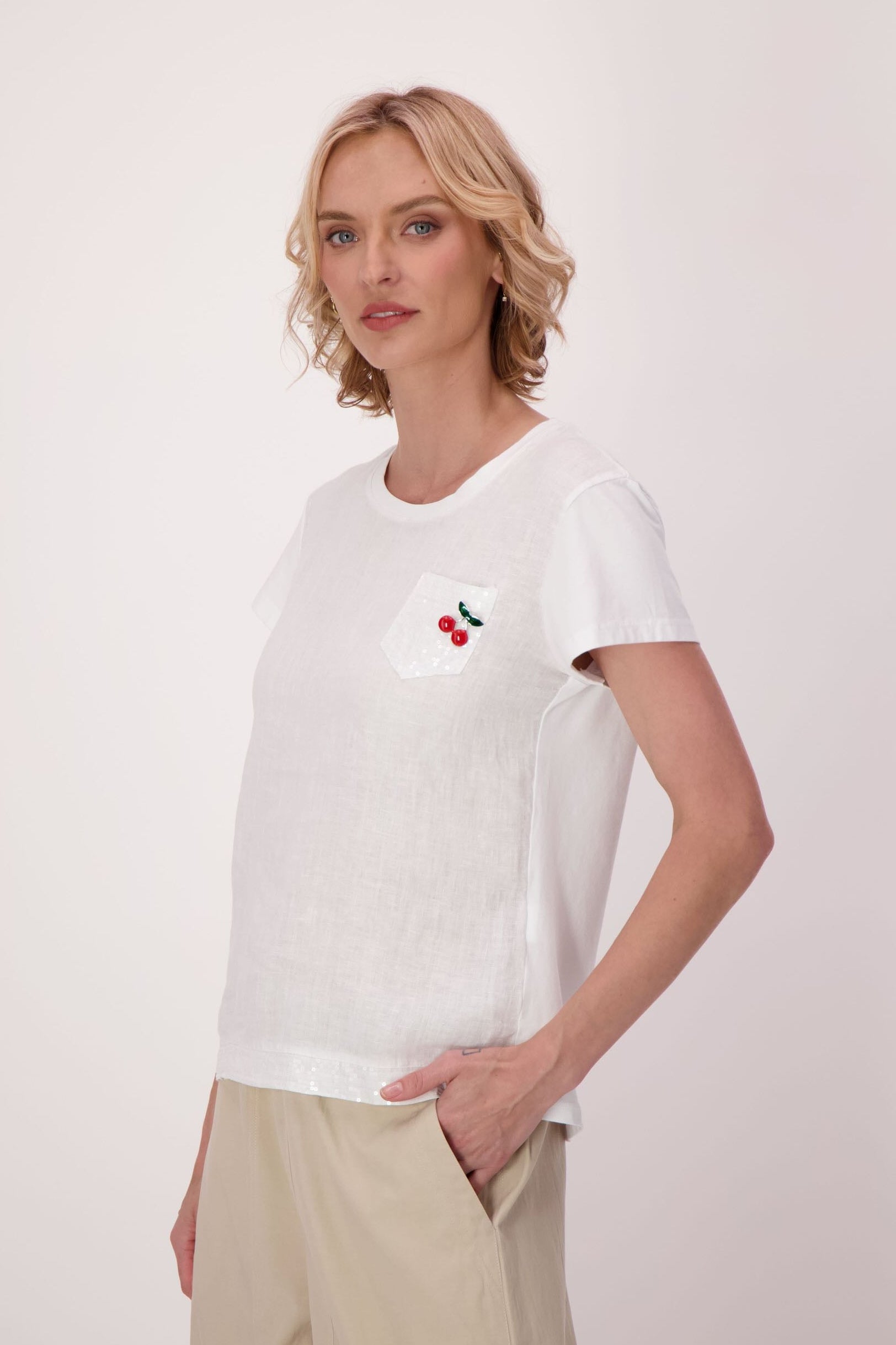 Linen-Cotton T-Shirt With Cherry Broach