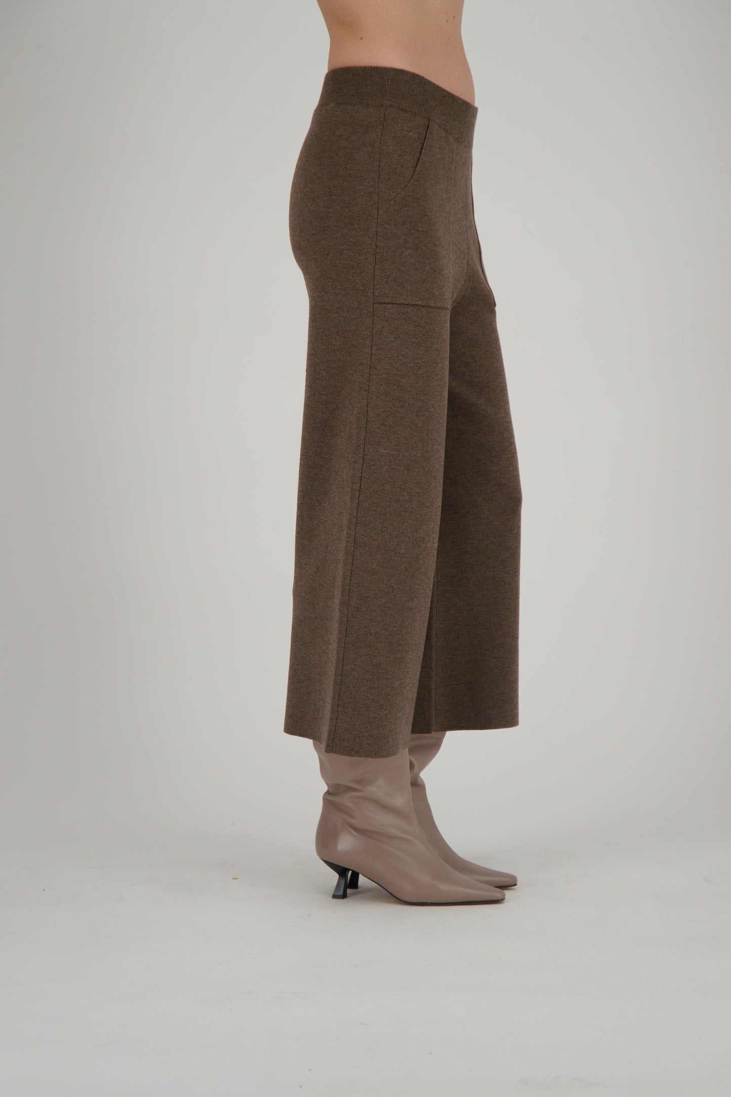 Wide Leg Patch Pocket Knit Pant