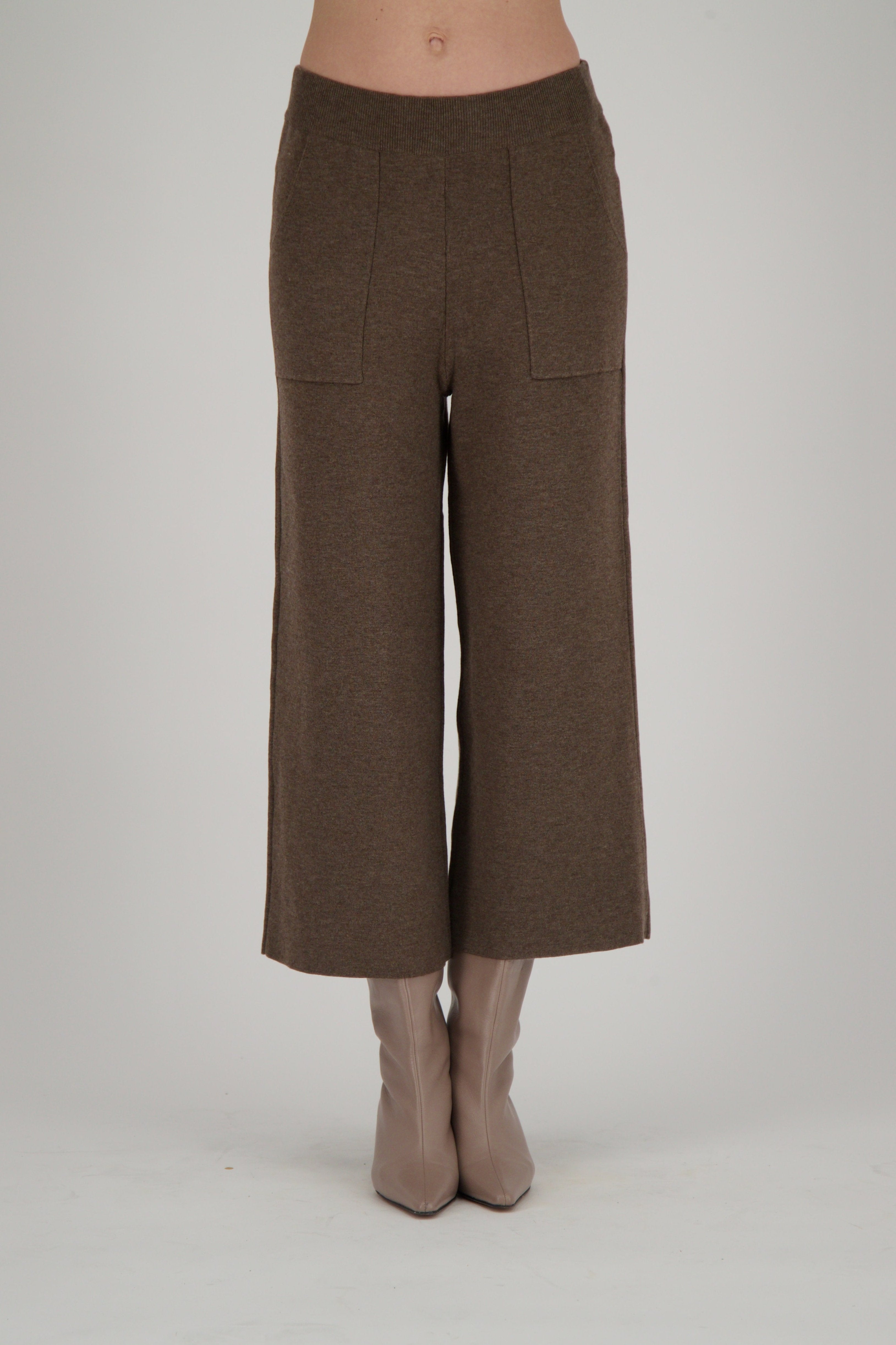 Wide Leg Patch Pocket Knit Pant