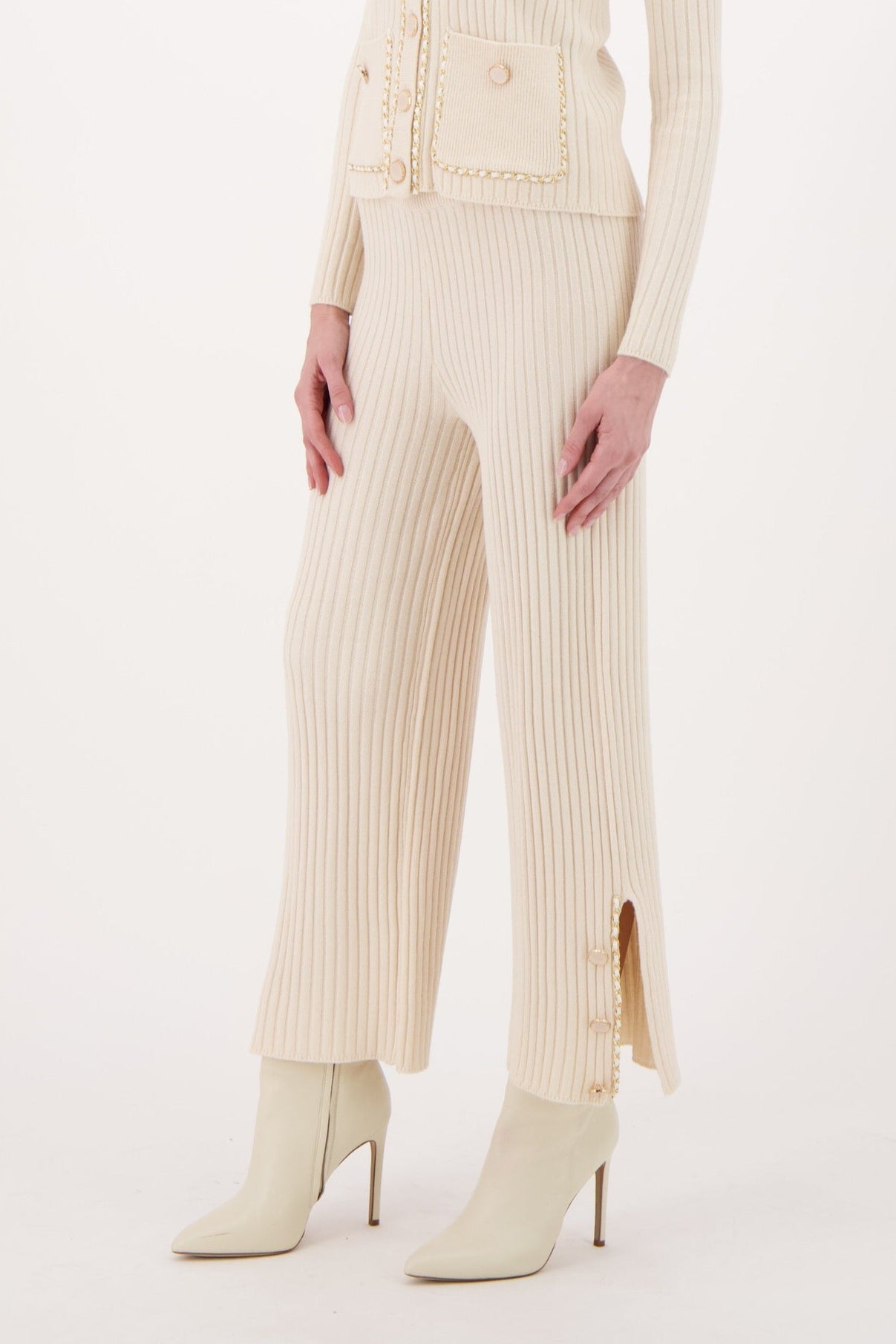 Chain Details Button Hem Detail Rib Knit Pant