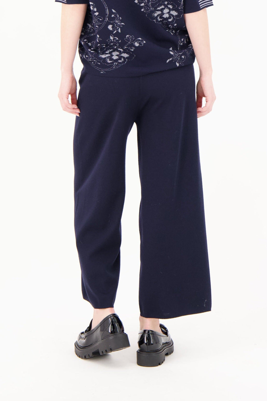 Elastic Waistband Straight Leg Knit Pant