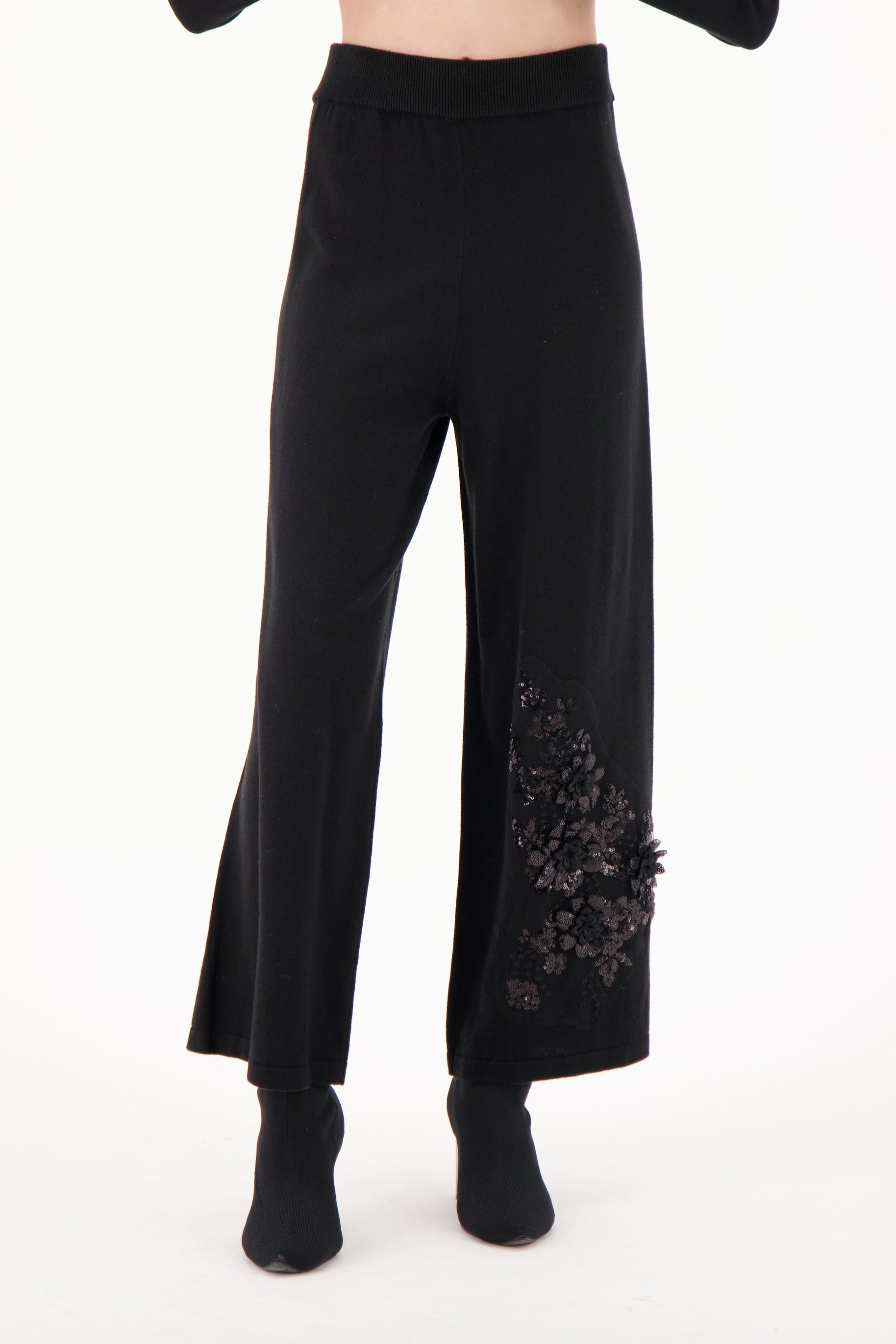 Asymmetrical Floral Applique Pant